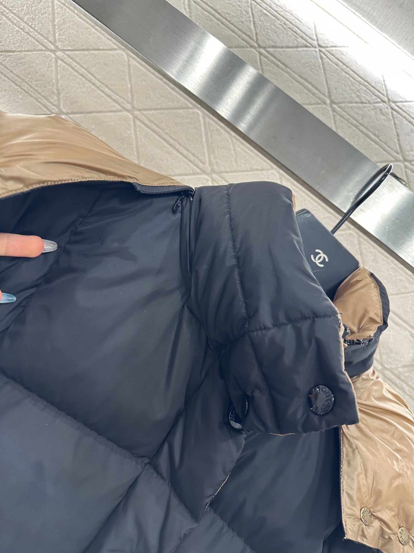 Mon 25 Detachable hooded waist-hugging mid-length down jacket