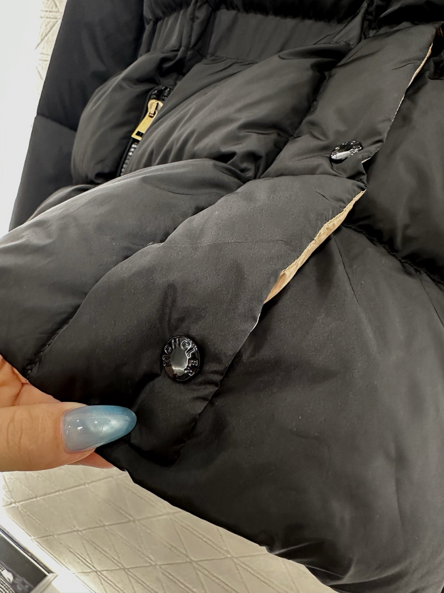 Mon 25 Detachable hooded waist-hugging mid-length down jacket