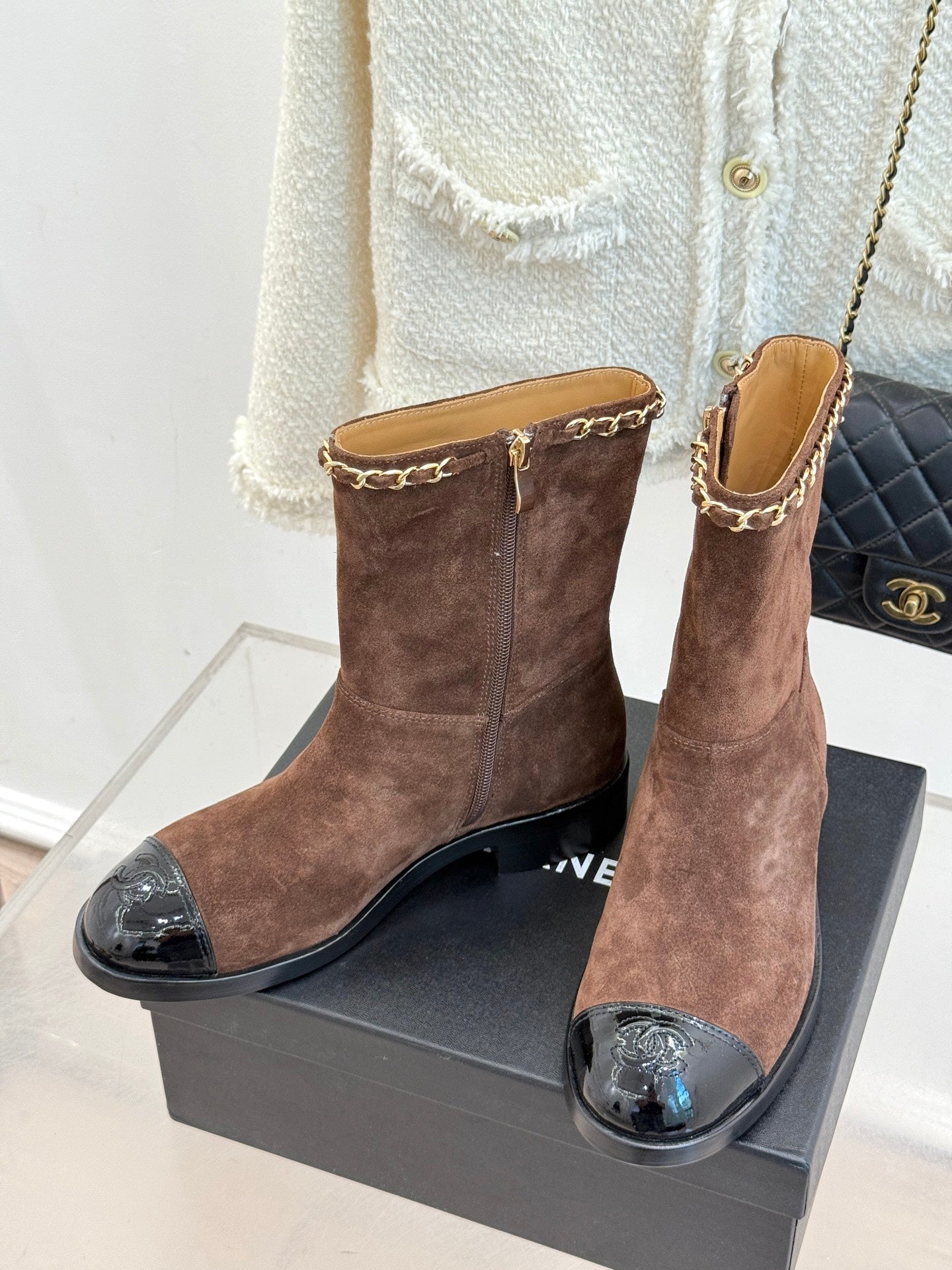 C 25 New product chain thick heel short boots