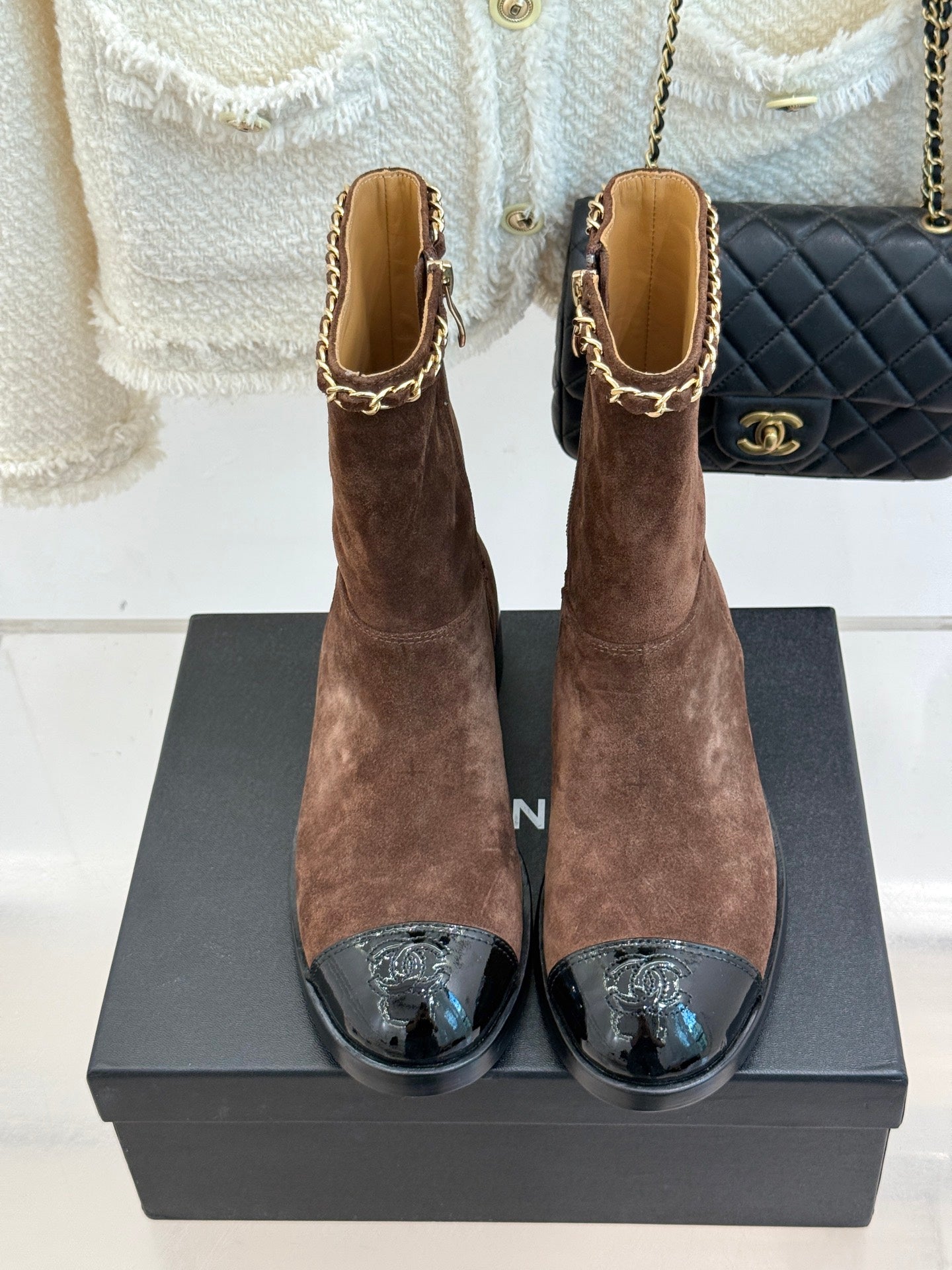 C 25 New product chain thick heel short boots