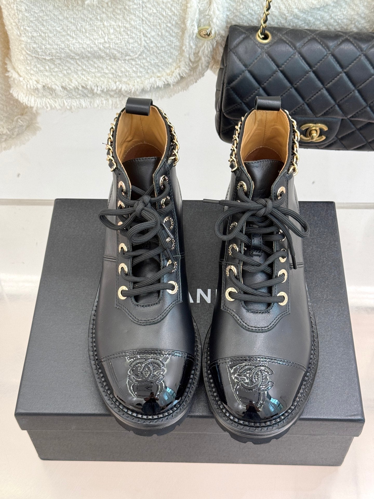 C 25 New product chain thick heel short boots
