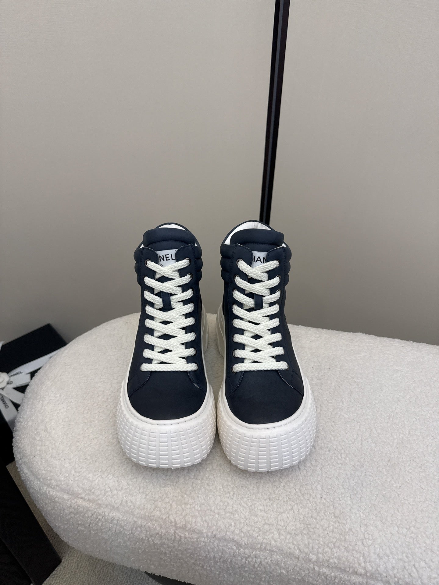 C 25 Thick soled mid top casual shoes(WHITE/NAVY/BLACK)