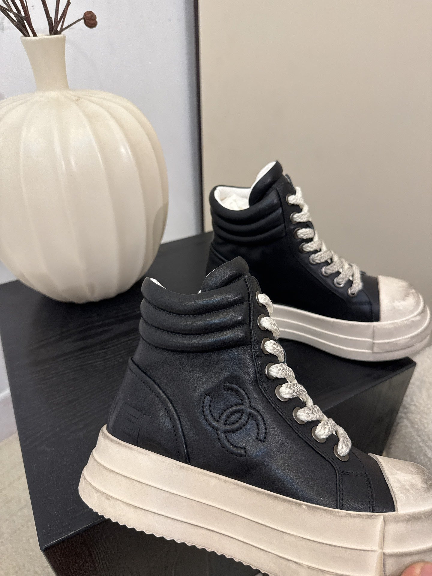 C 25 Make old thick soled mid top casual shoes(WHITE/NAVY/BLACK)