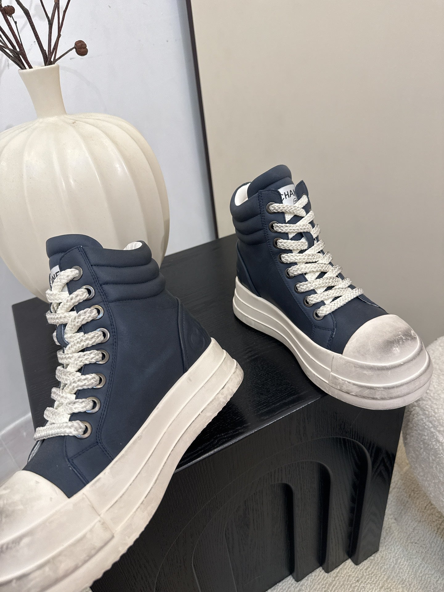 C 25 Make old thick soled mid top casual shoes(WHITE/NAVY/BLACK)