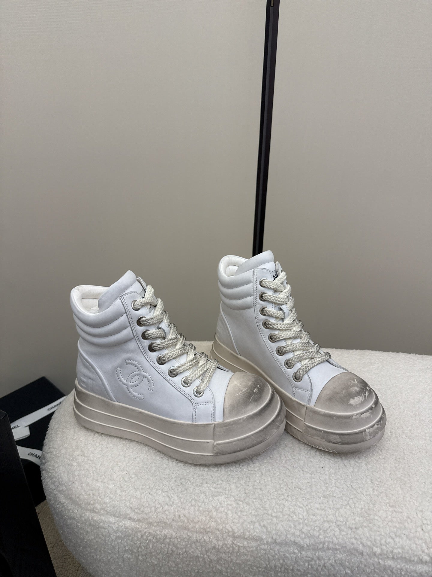 C 25 Make old thick soled mid top casual shoes(WHITE/NAVY/BLACK)