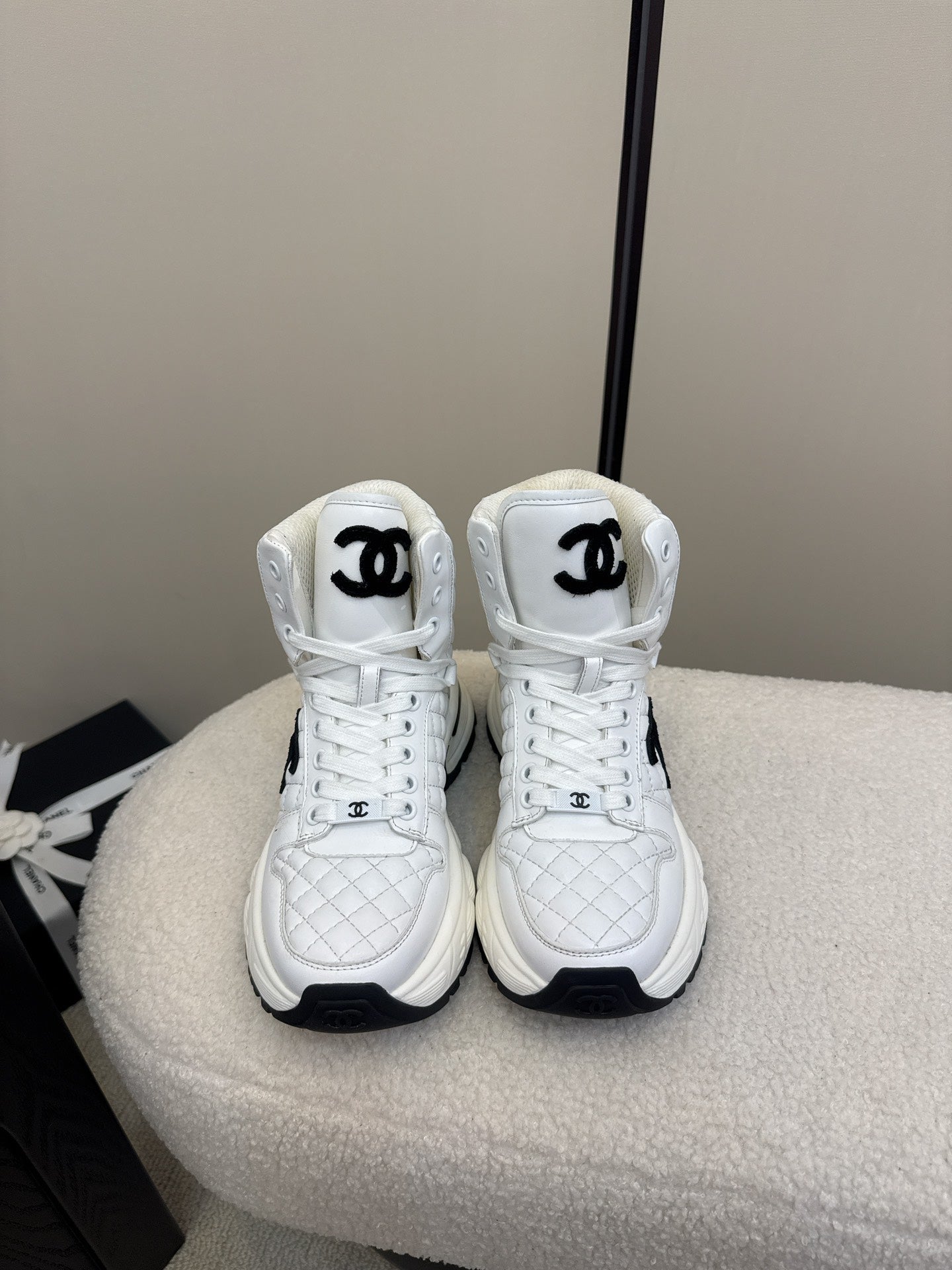 C 25 High top leather casual shoes(WHITE/BLACK)