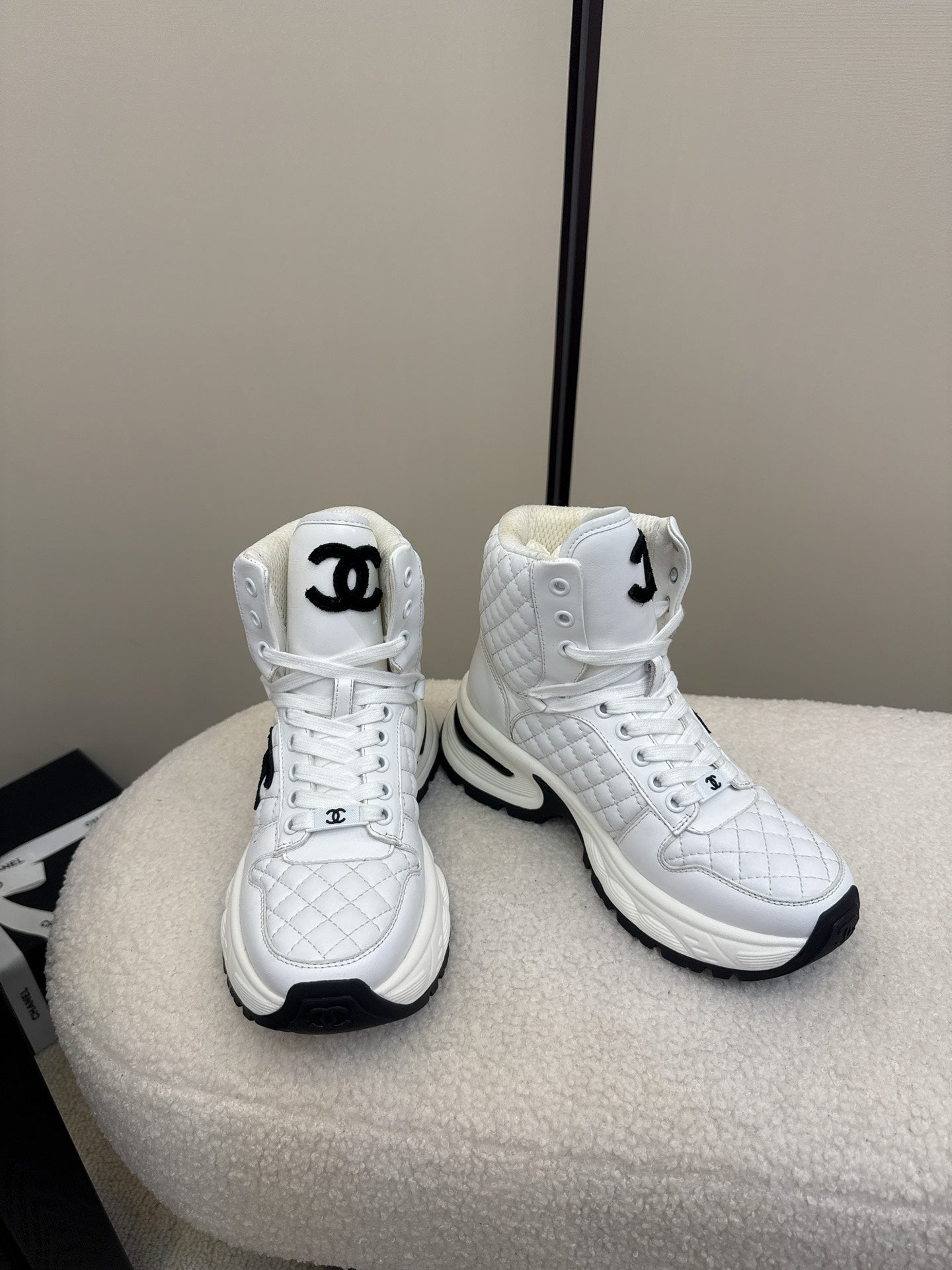 C 25 High top leather casual shoes(WHITE/BLACK)