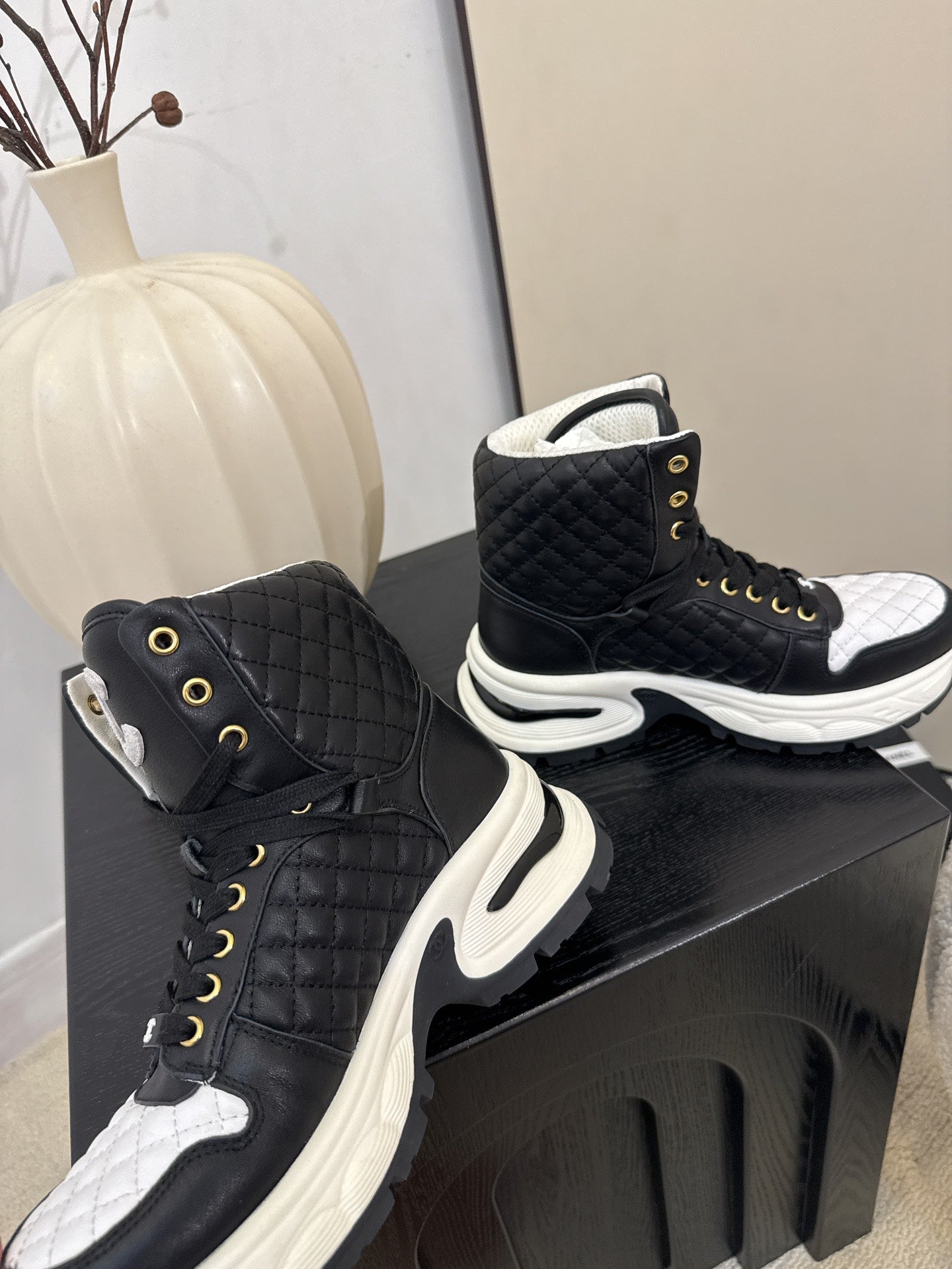 C 25 High top leather casual shoes(WHITE/BLACK)