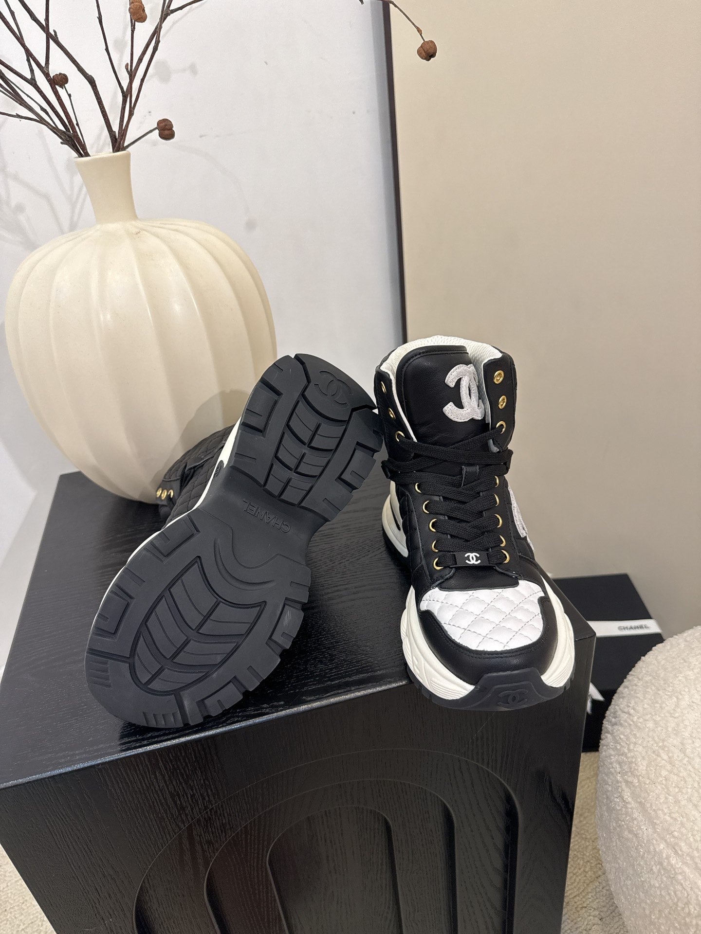 C 25 High top leather casual shoes(WHITE/BLACK)