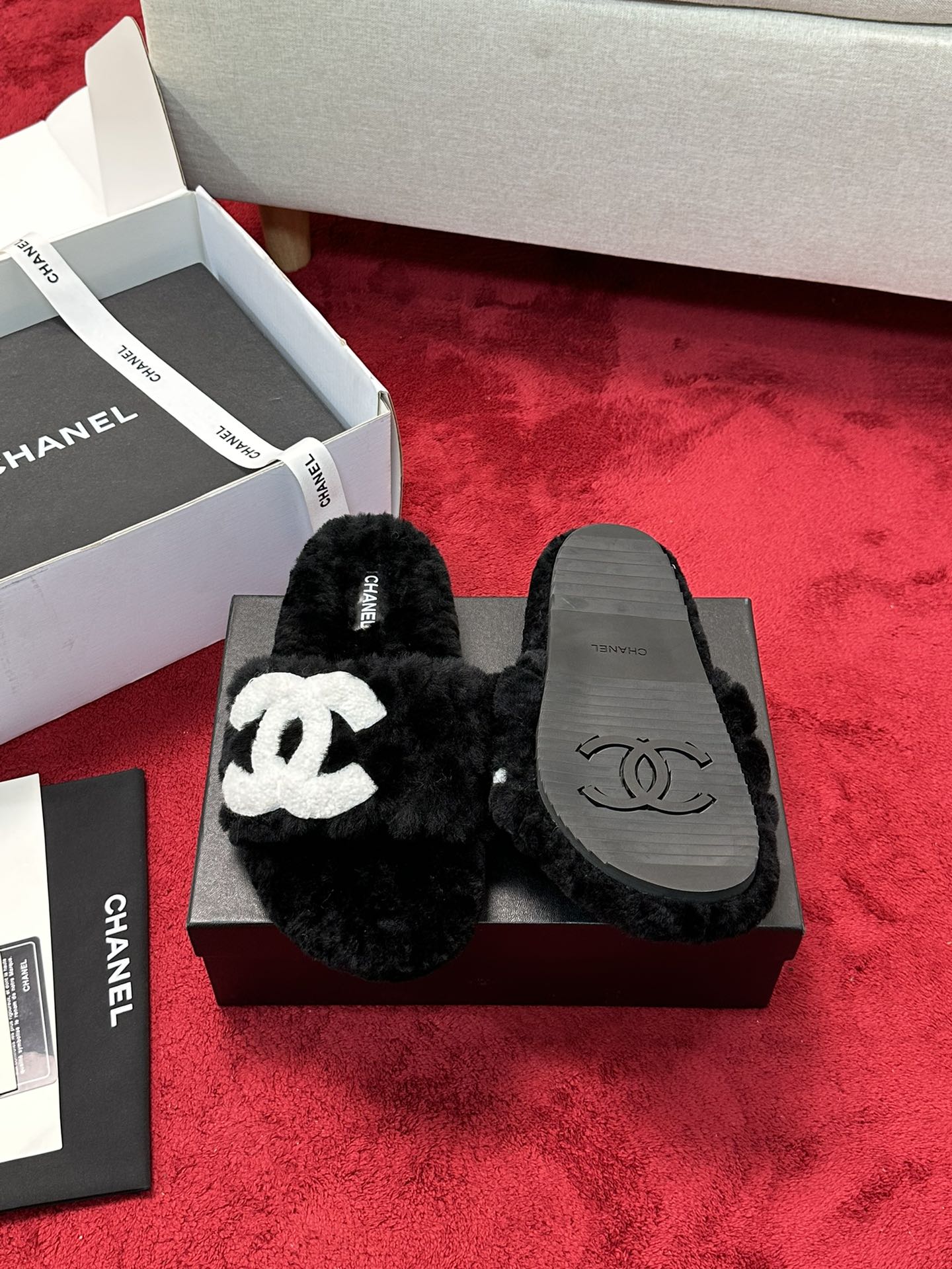 C 25 Classic diamond grid logo fur slippers