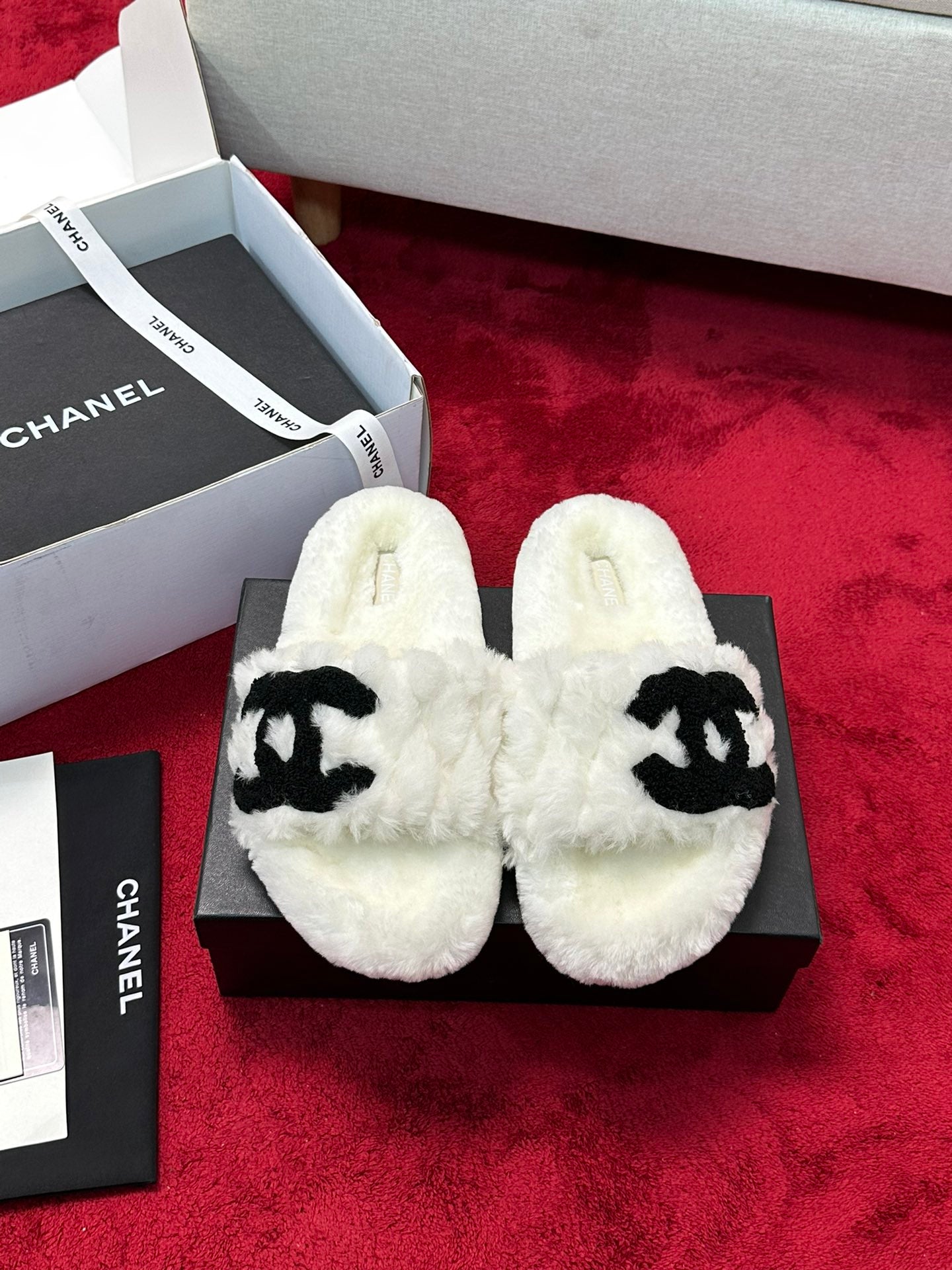 C 25 Classic diamond grid logo fur slippers