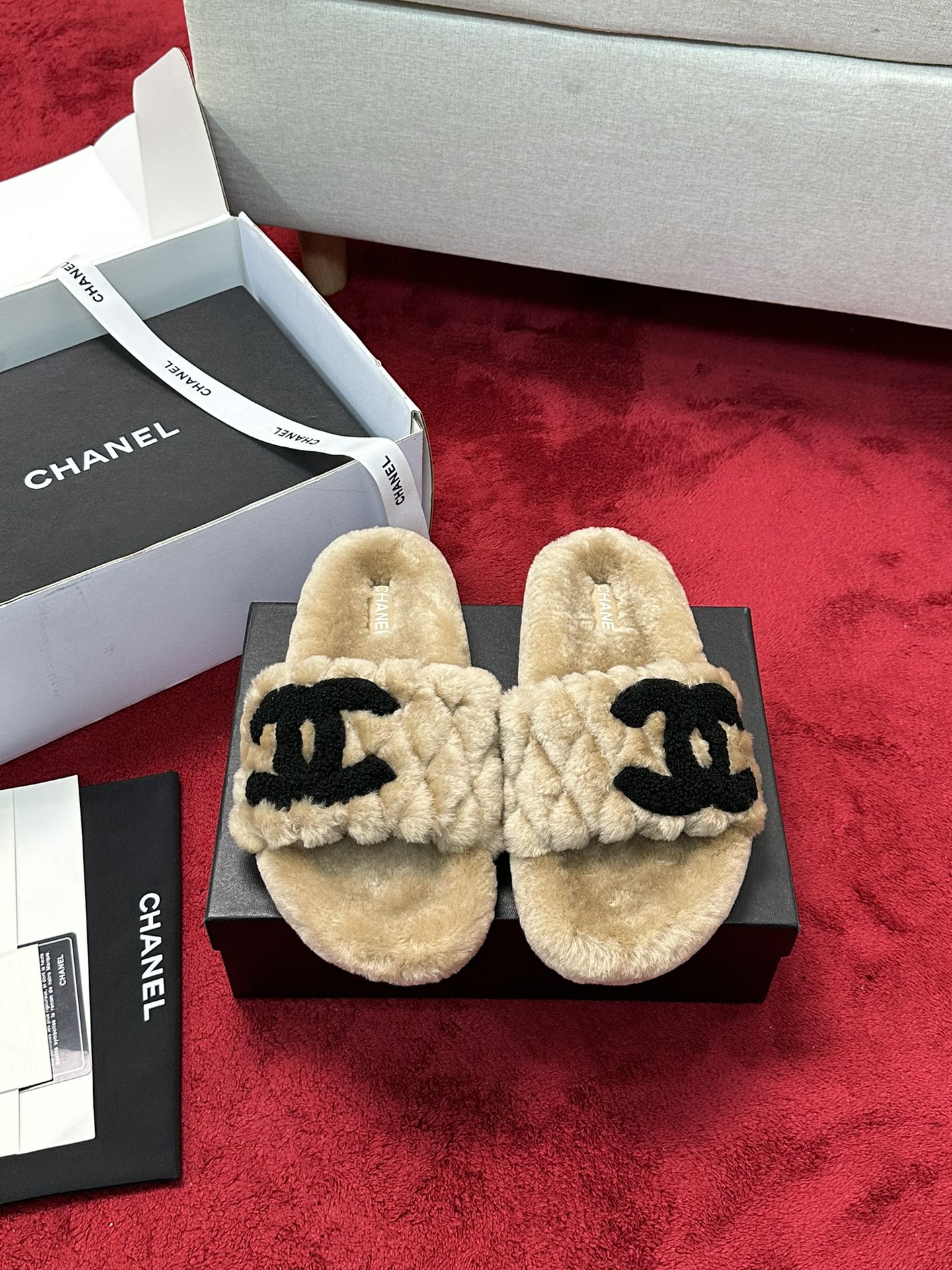 C 25 Classic diamond grid logo fur slippers