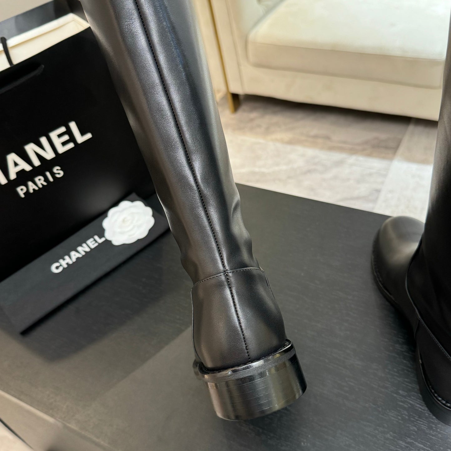 C 25B new chain leather boots