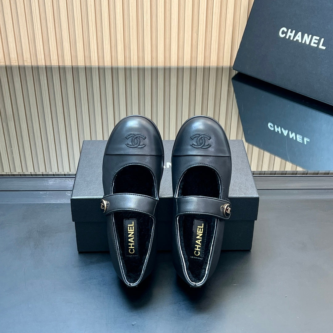 C 25 Mary Jane's lamb wool shoes (black, gray, white)