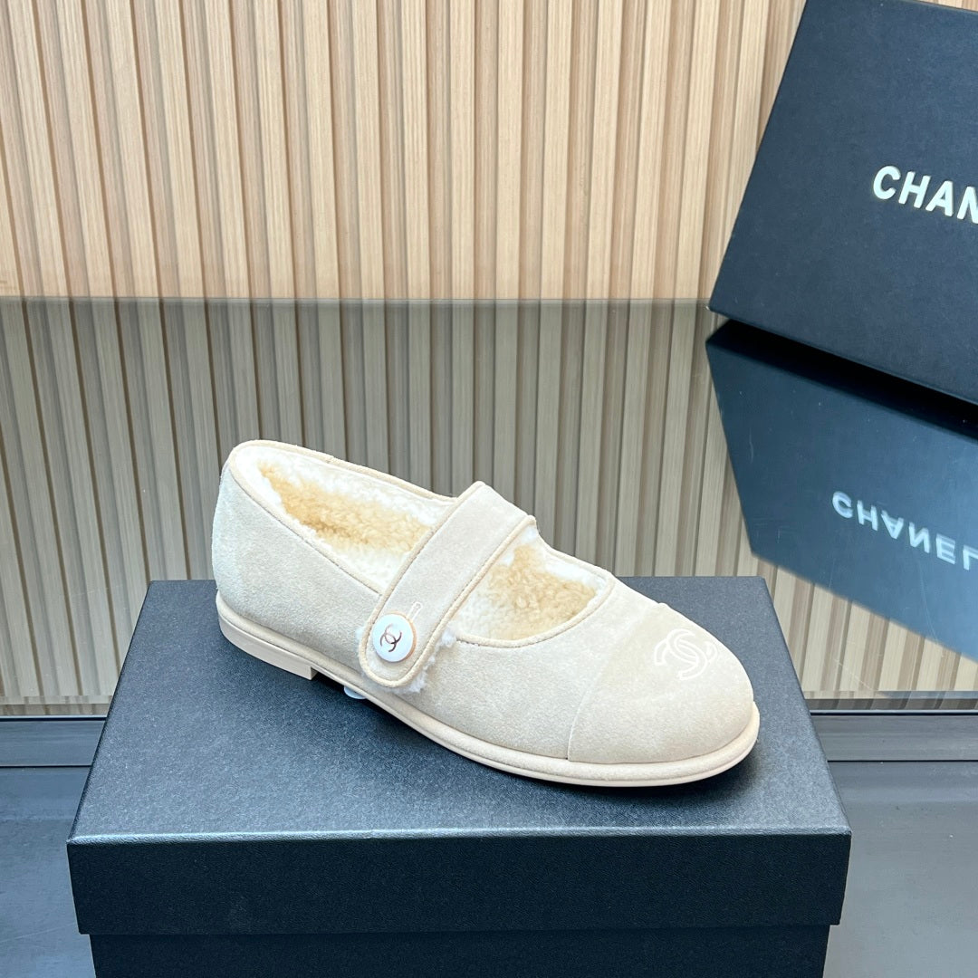 C 25 Mary Jane's lamb wool shoes (black, gray, white)