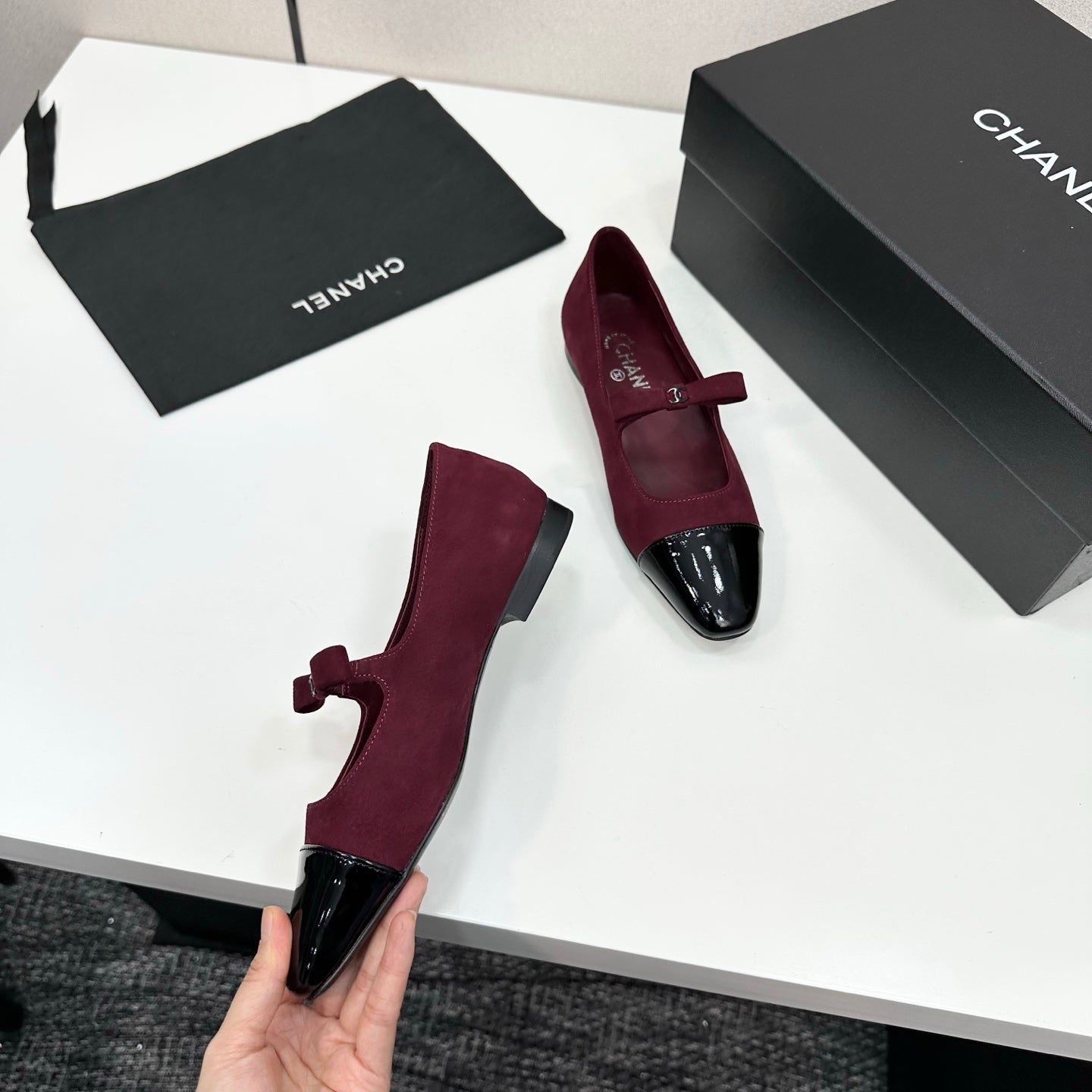 C 25 Pointed lacquered flat shoes(BLACK/BLUE/RED)