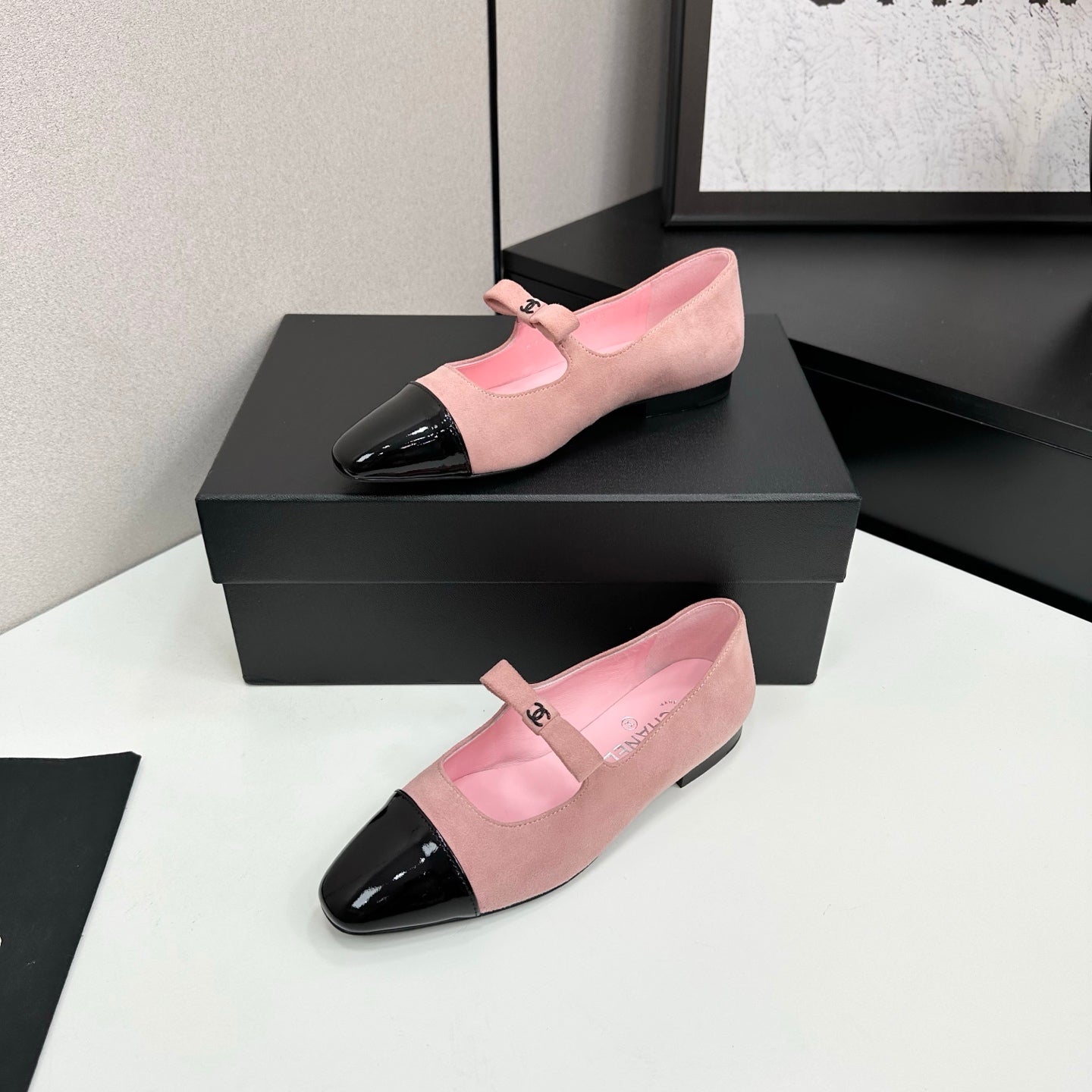C 25 Pointed painted flat shoes (pink, yellow, green, beige)