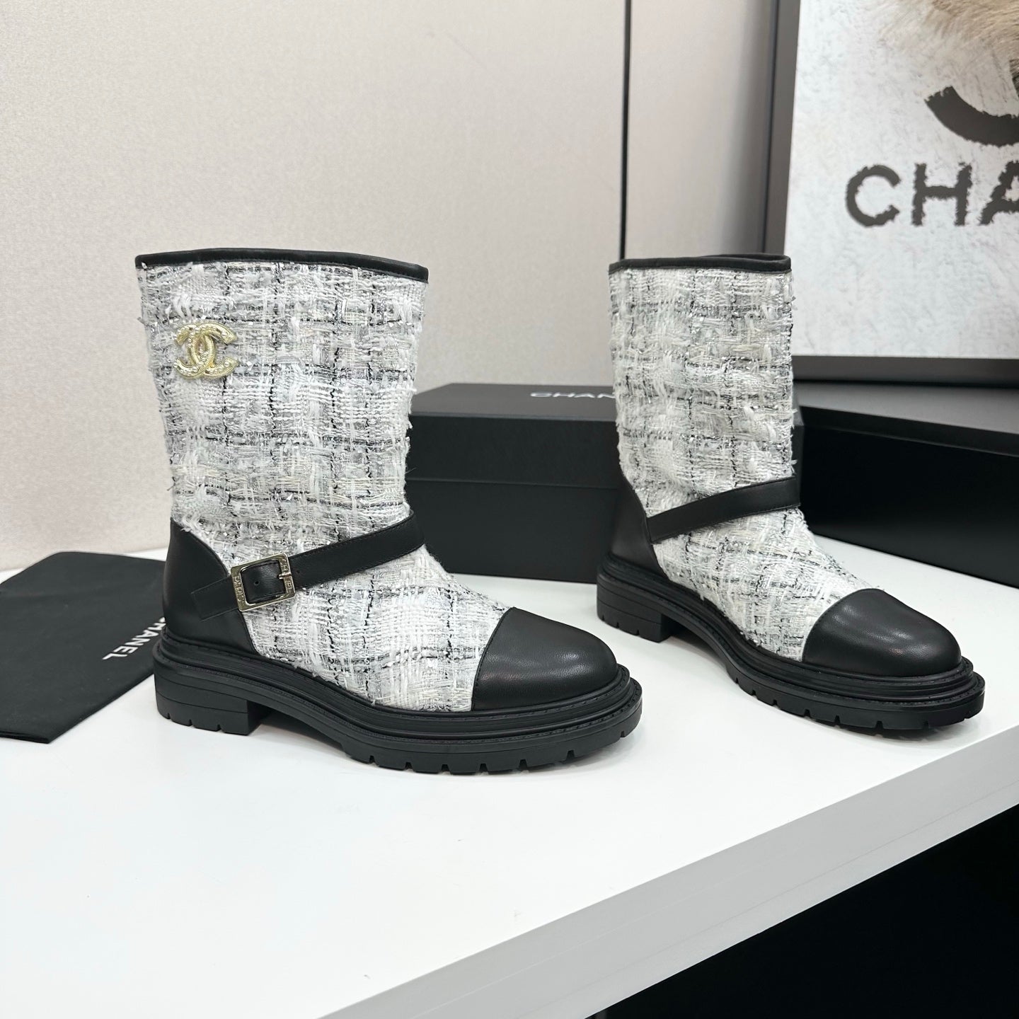 C 25 Cowhide and cloth lined mid calf boots(WHITE/BLACK/YELLOW)