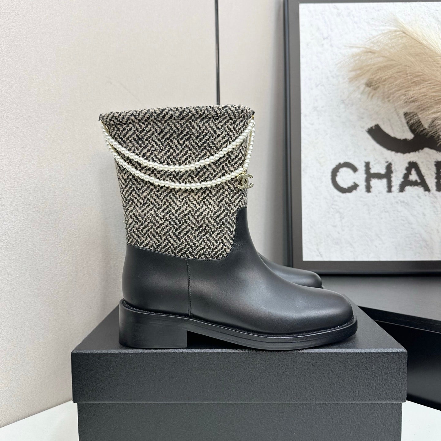 C 25 Pearl necklace decoration, thick soled short boots(GRAY/BLACK)