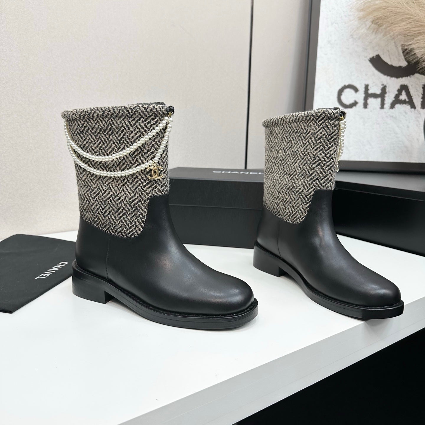 C 25 Pearl necklace decoration, thick soled short boots(GRAY/BLACK)
