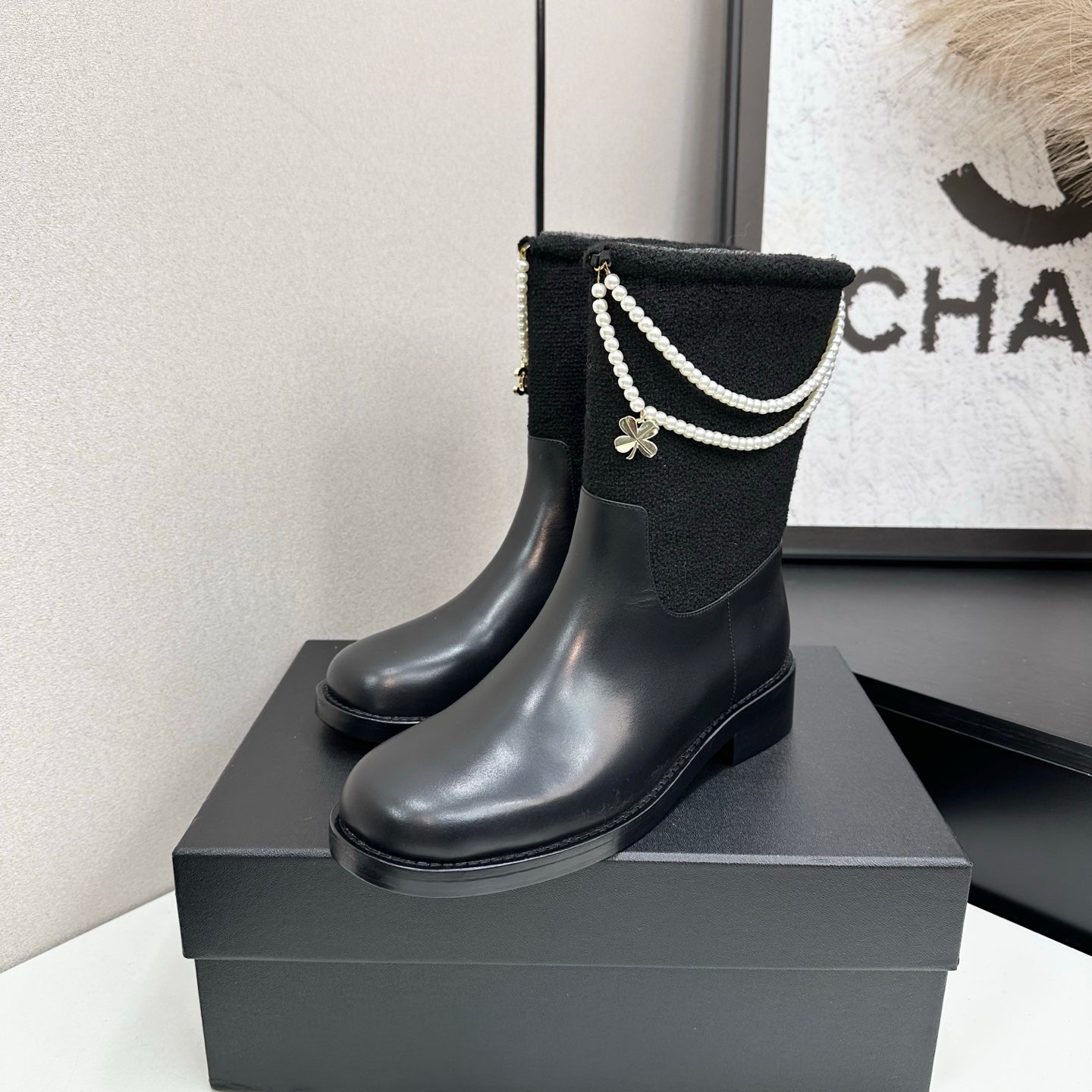 C 25 Pearl necklace decoration, thick soled short boots(GRAY/BLACK)