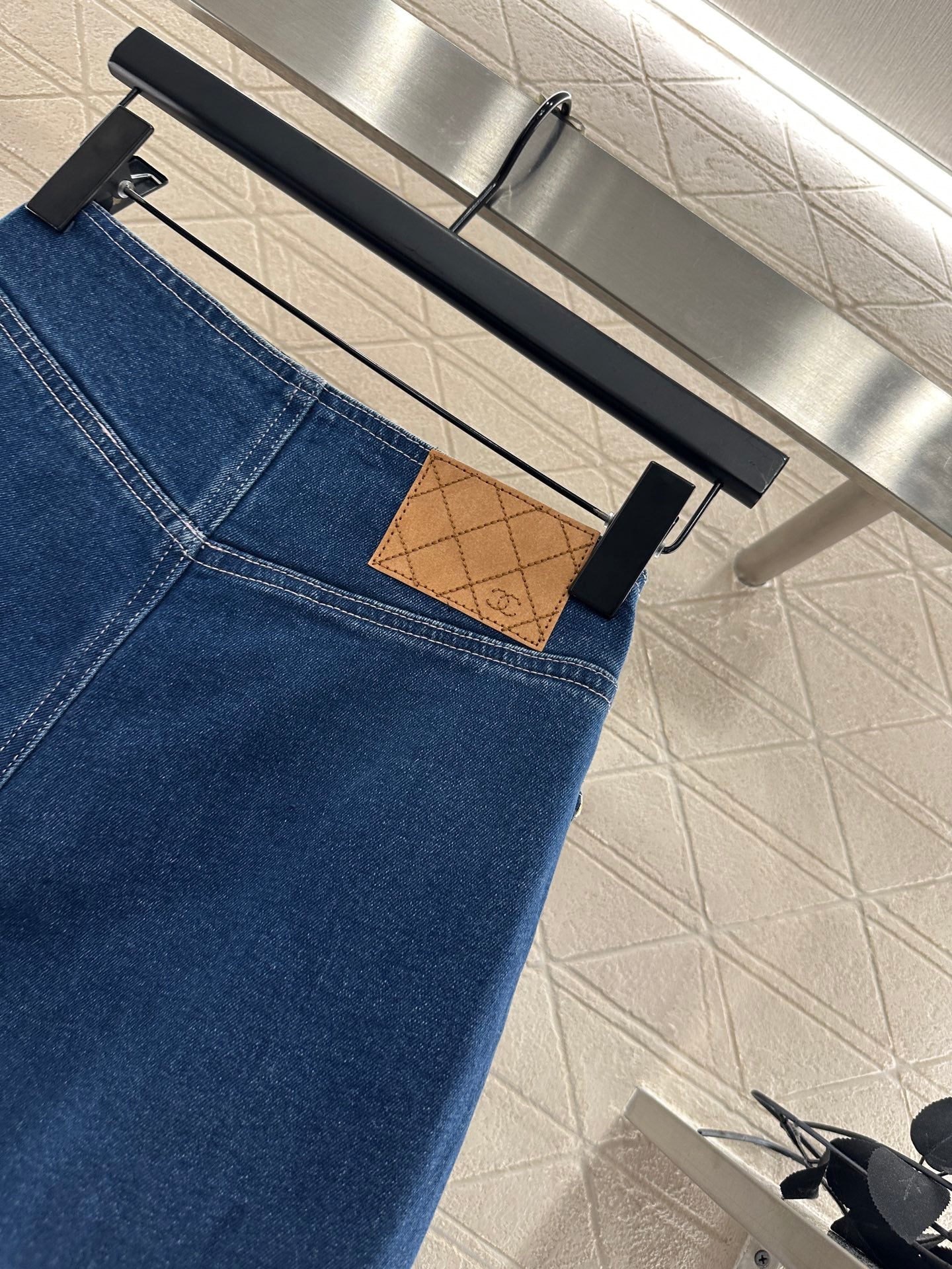 C 25 Distressed stretch jeans
