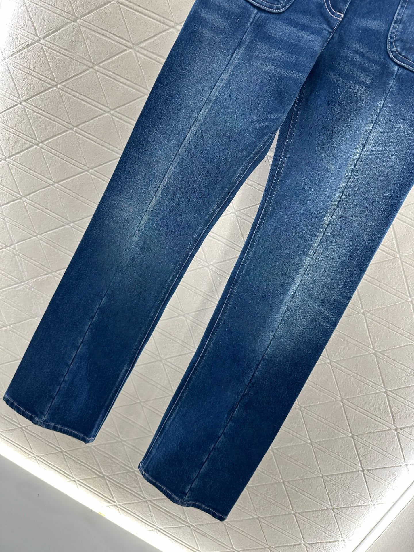 C 25 Distressed stretch jeans