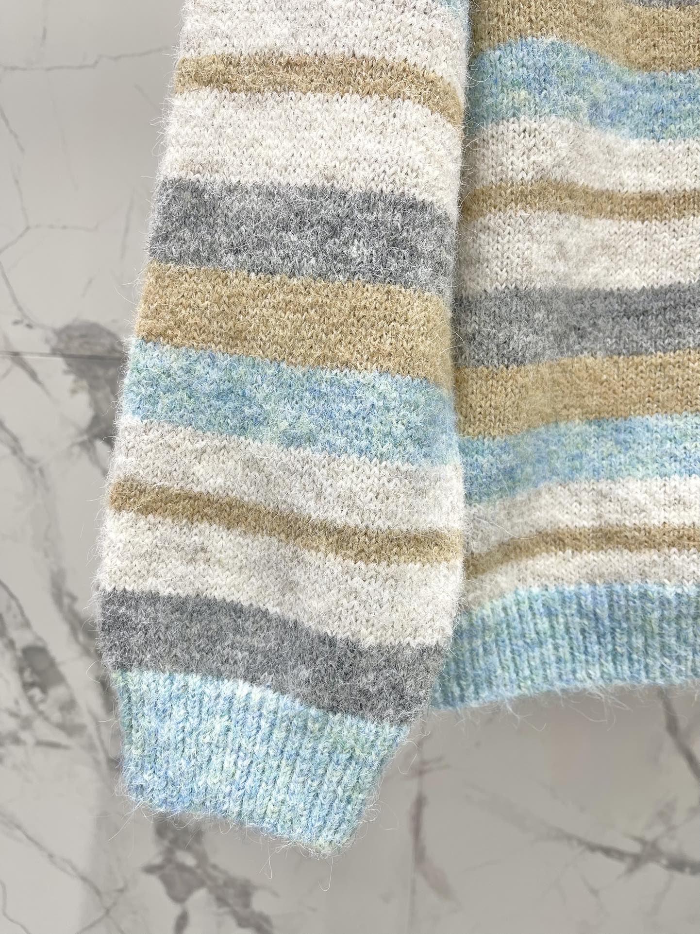 Lo 25 New embroidered logo striped knitted cardigan