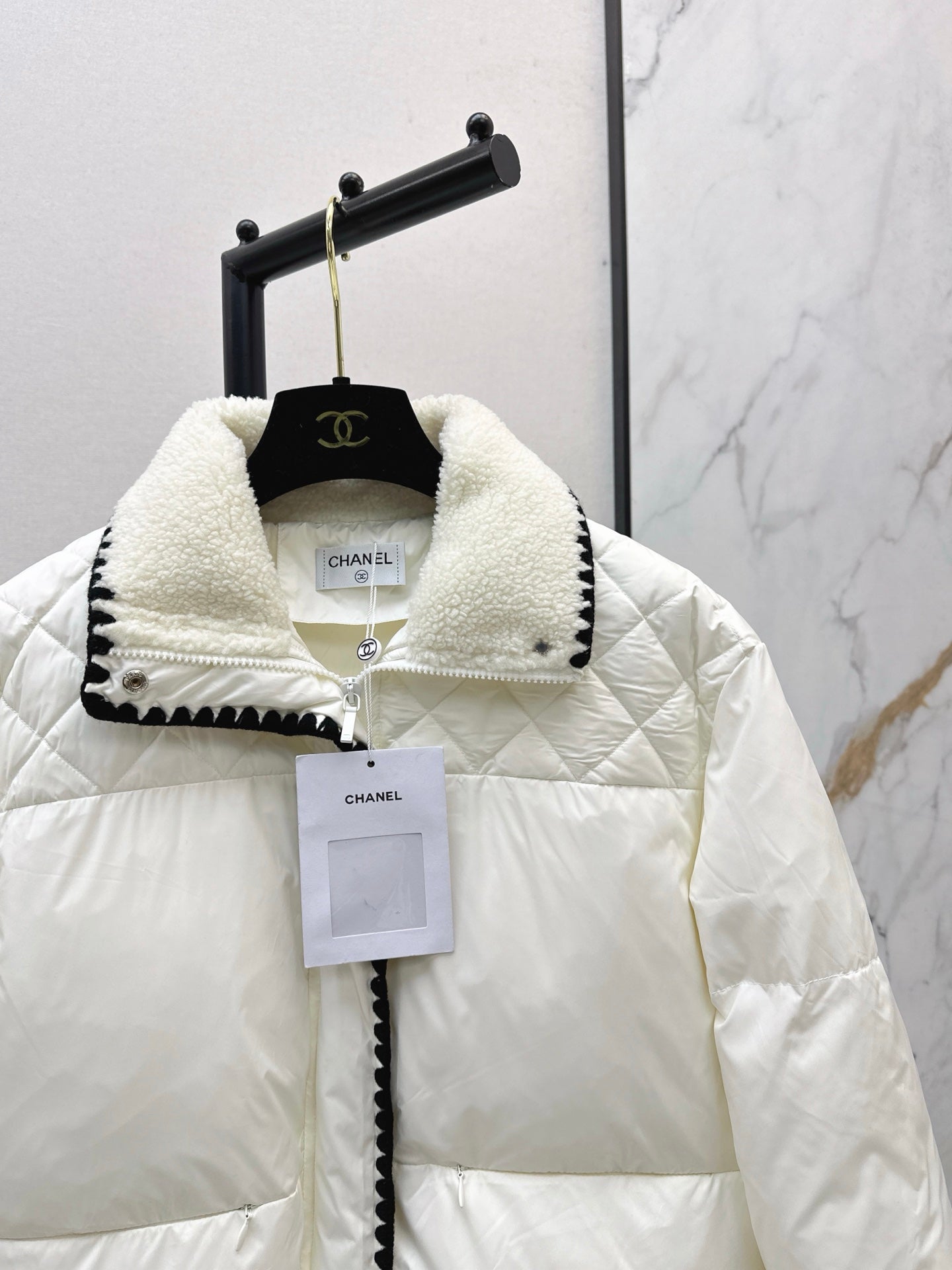C 25 New Stand Collar Down Jacket (White/Black)