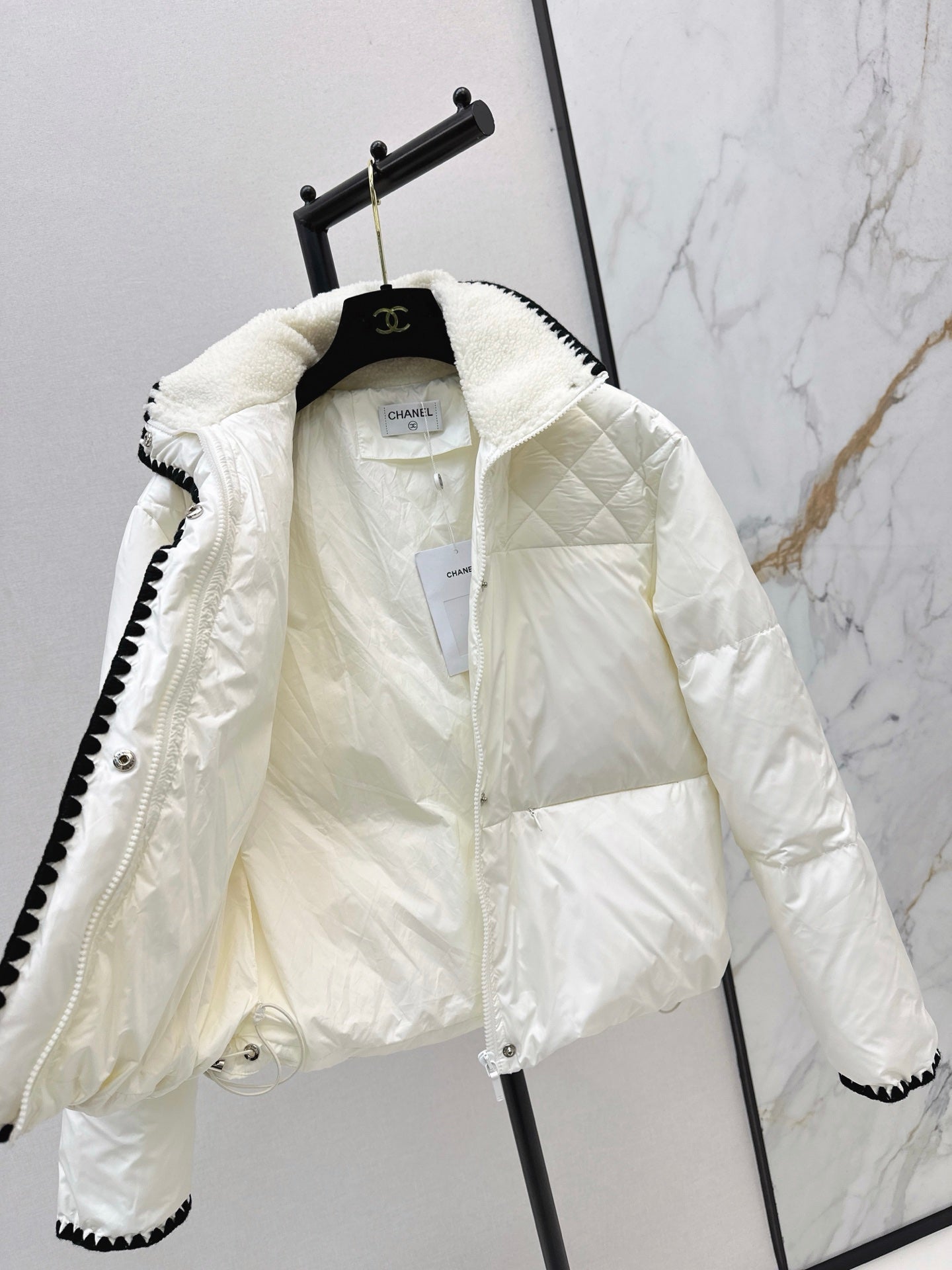 C 25 New Stand Collar Down Jacket (White/Black)