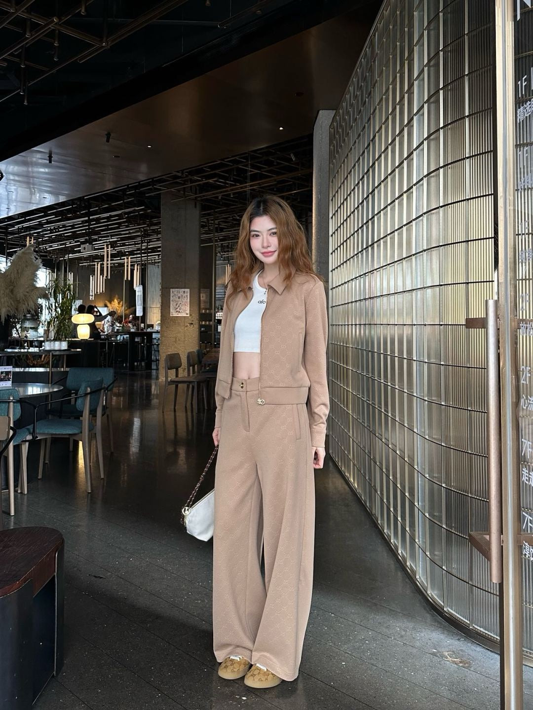 Gu 25 Embossed logo jacket and elastic waist trousers set(KHAKI/BLACK)