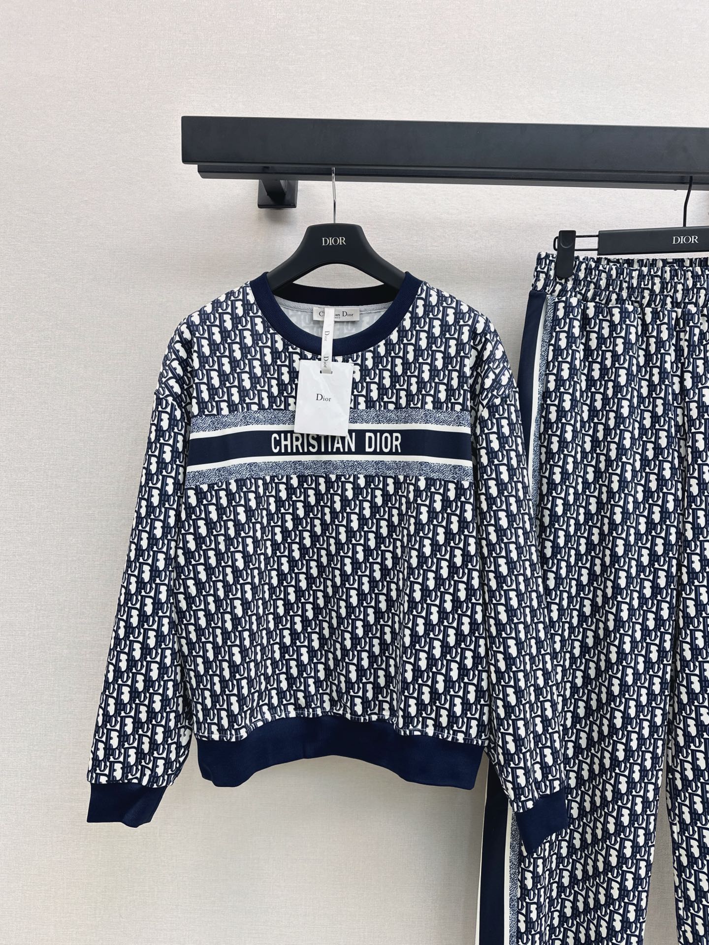 Di 25 Classic logo monogram sweatshirt + elastic waist casual pants set