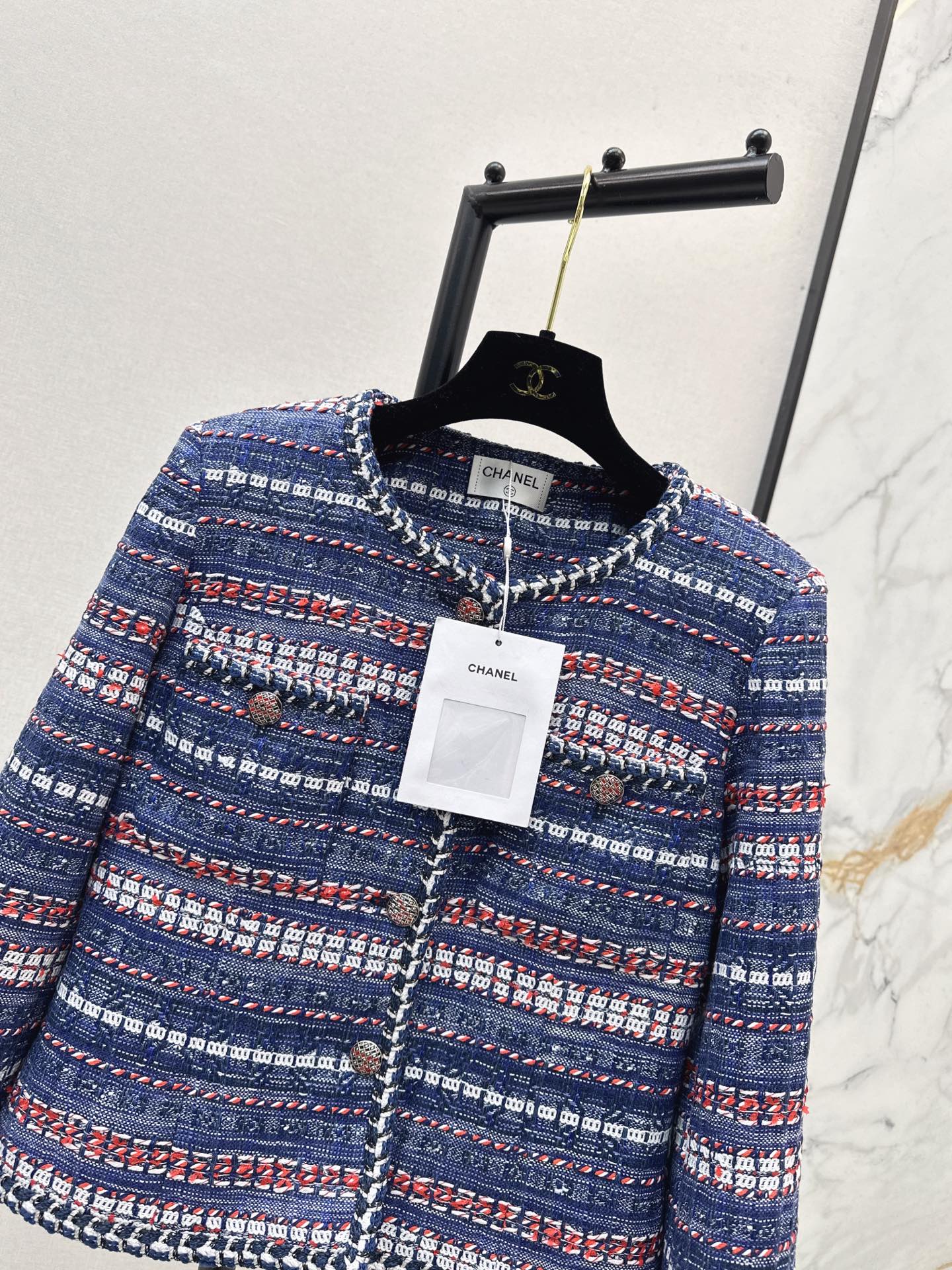 C 25 Woolen hem jacket