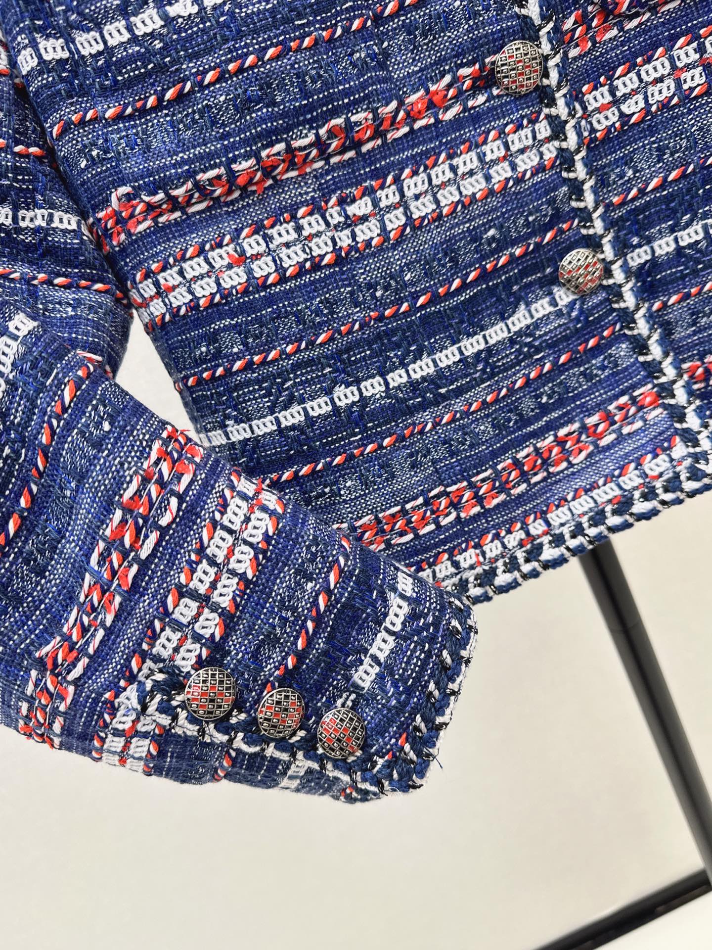 C 25 Woolen hem jacket