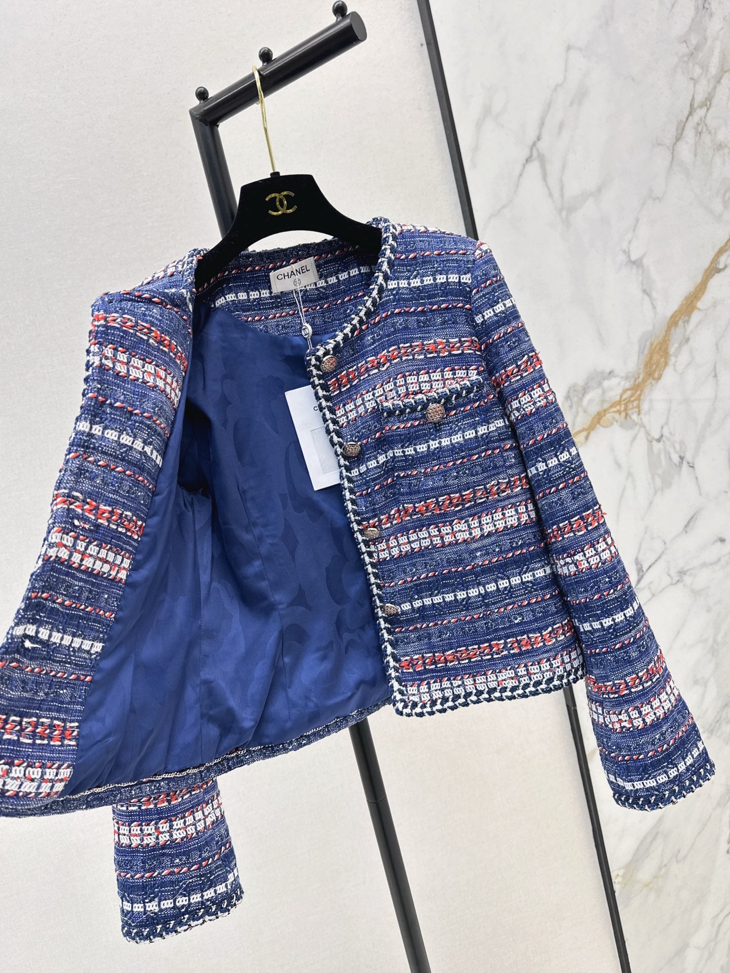 C 25 Woolen hem jacket