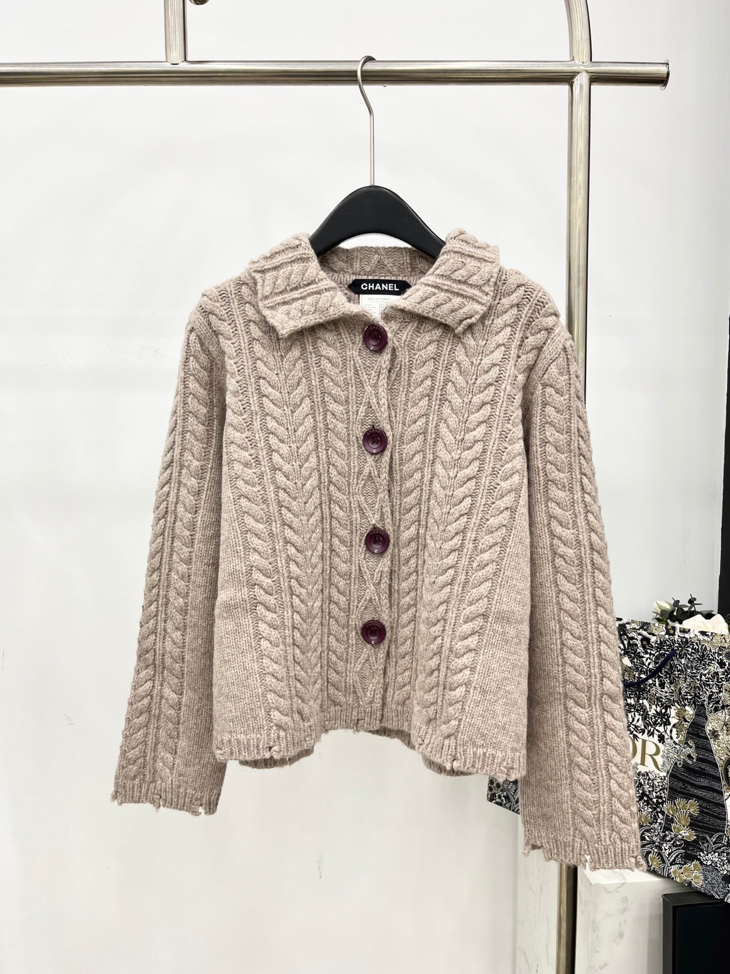 C 25 Fried Dough Twists hook lapel cashmere cardigan