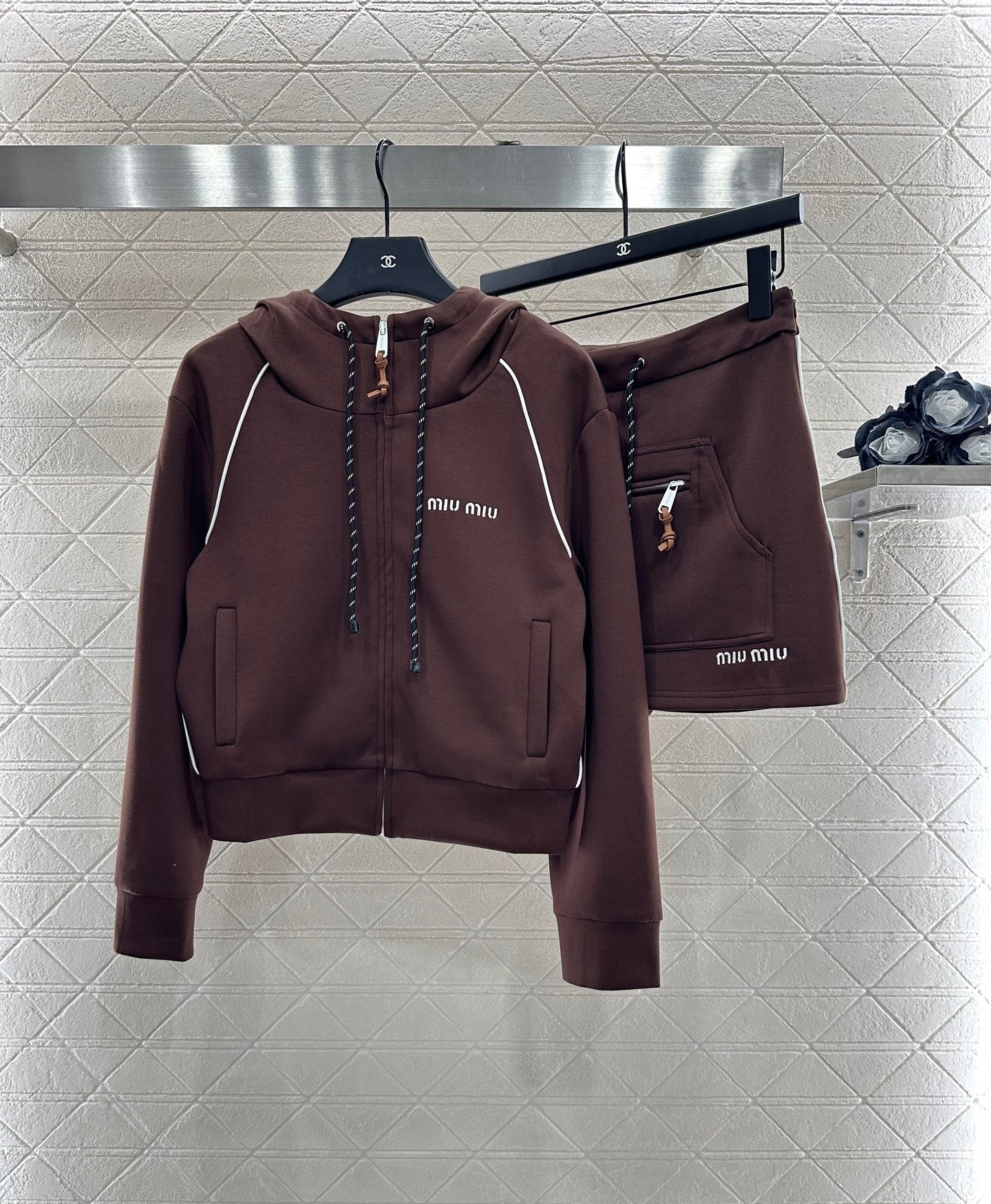 Mi 25 Hooded jacket and short skirt set