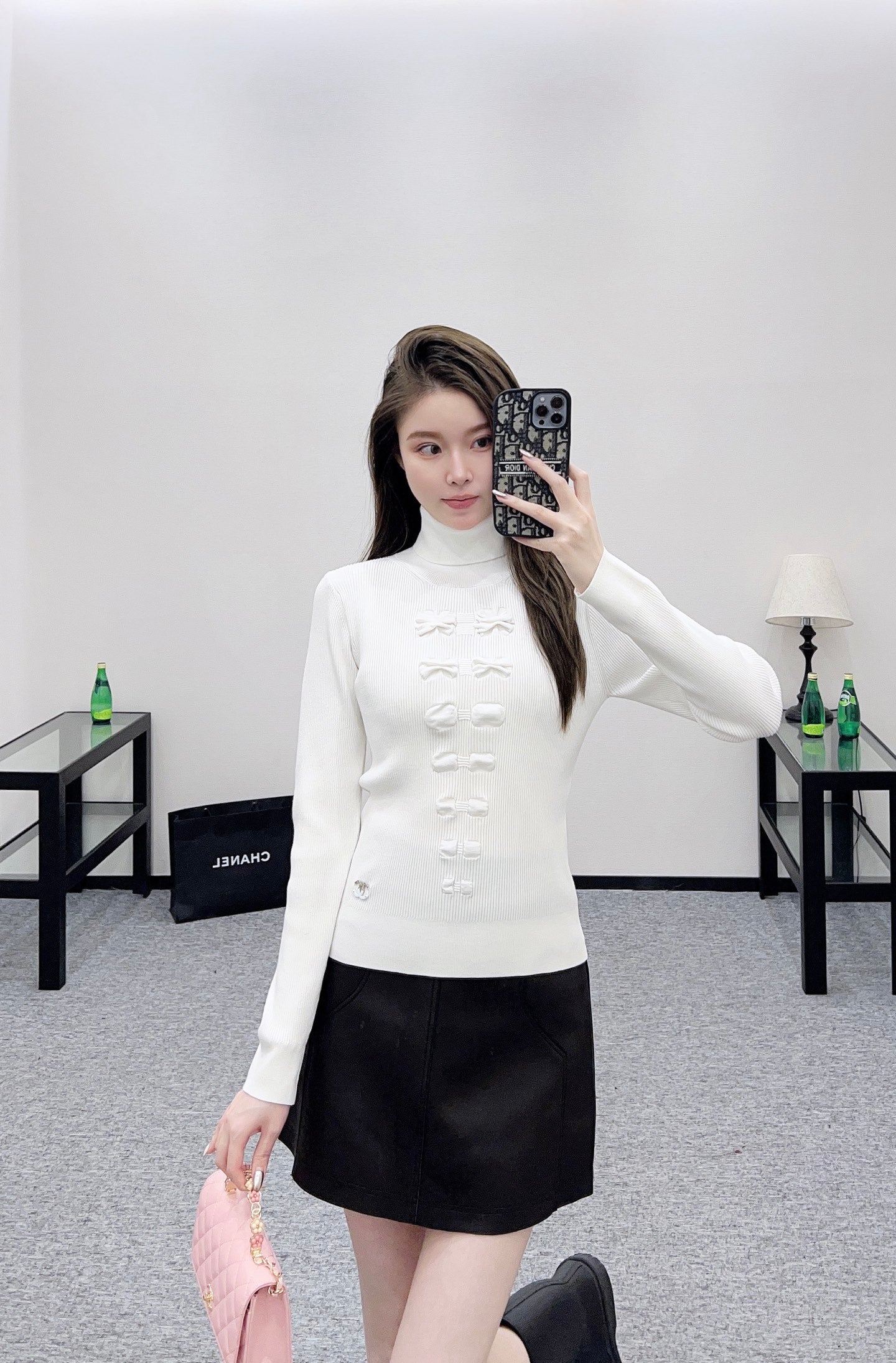 C 25 Bow tie high neck long sleeved sweater(WHITE/BLACK)