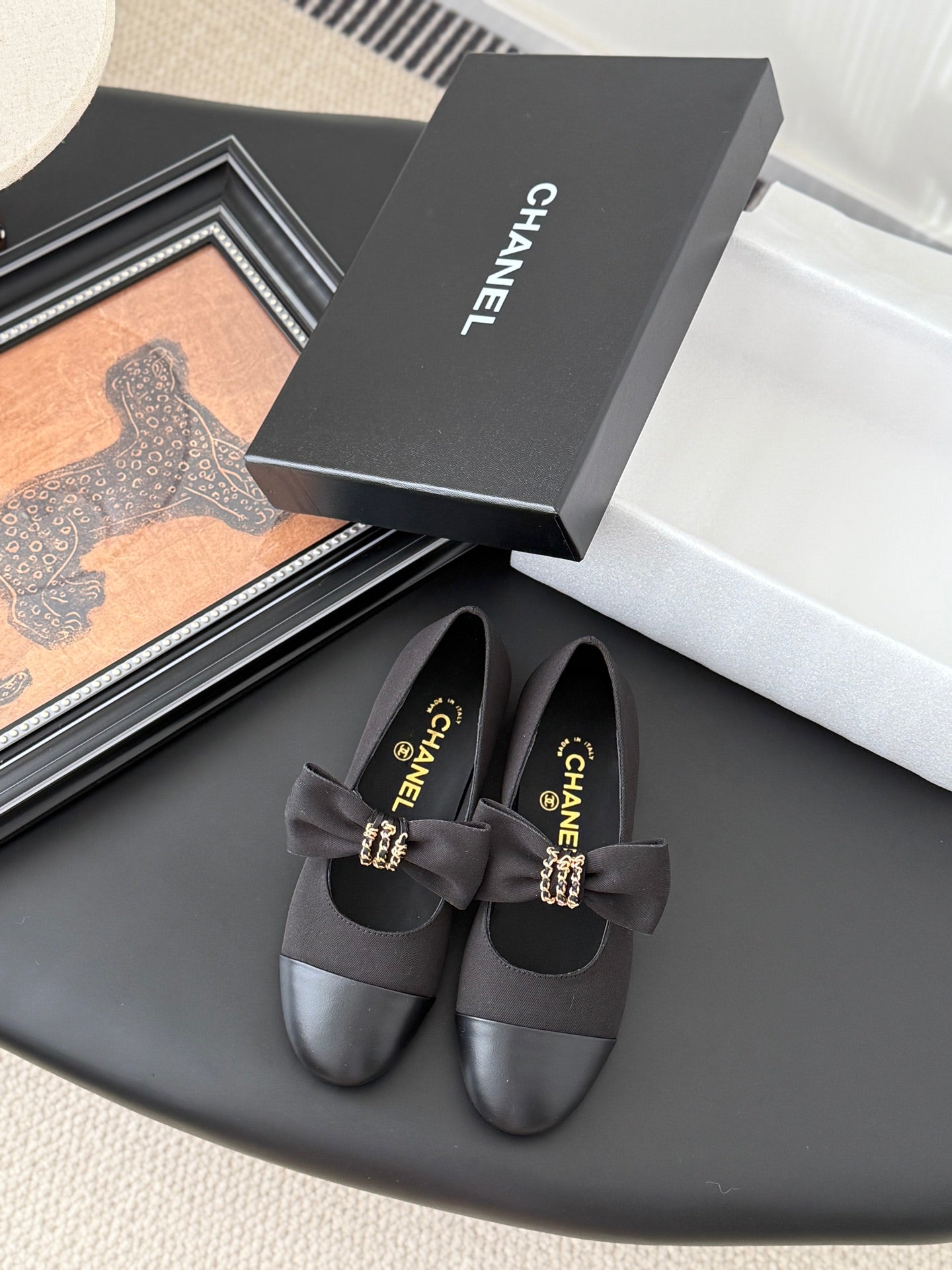 C 25P New Bow-Decorated Flat Loafers