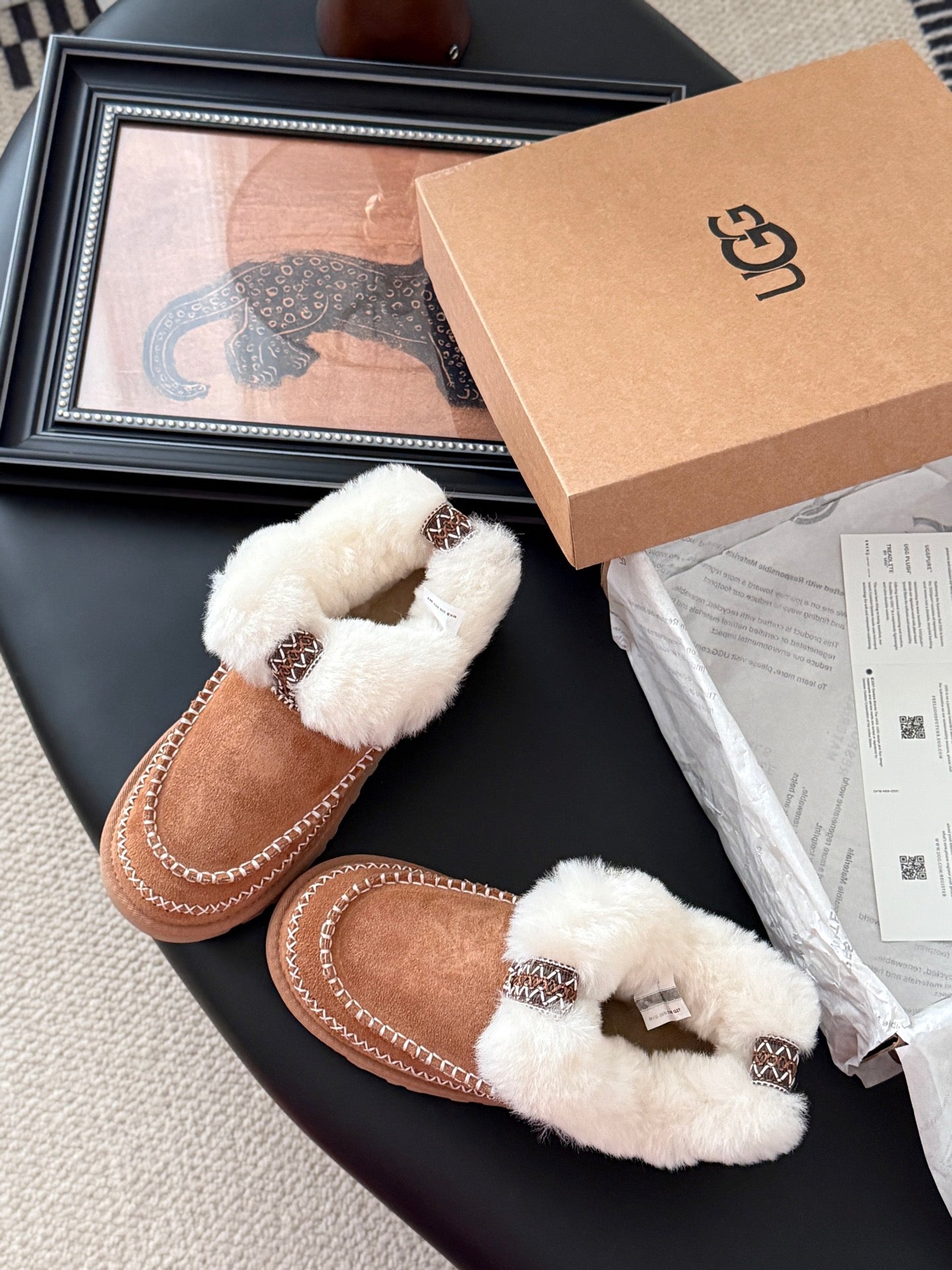 25 Plush snow boots