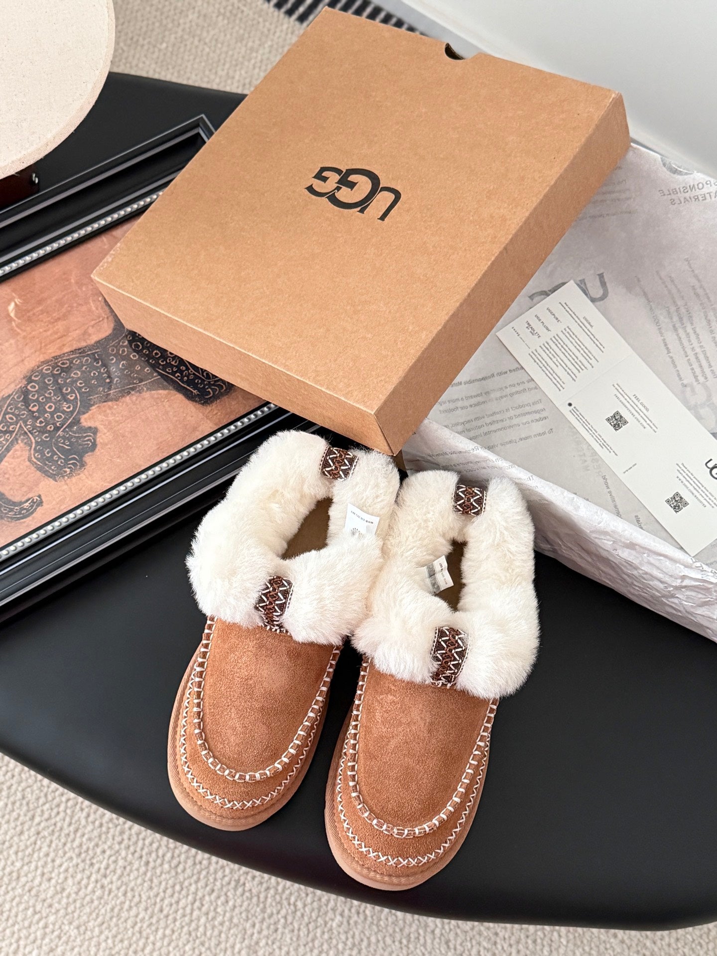 25 Plush snow boots