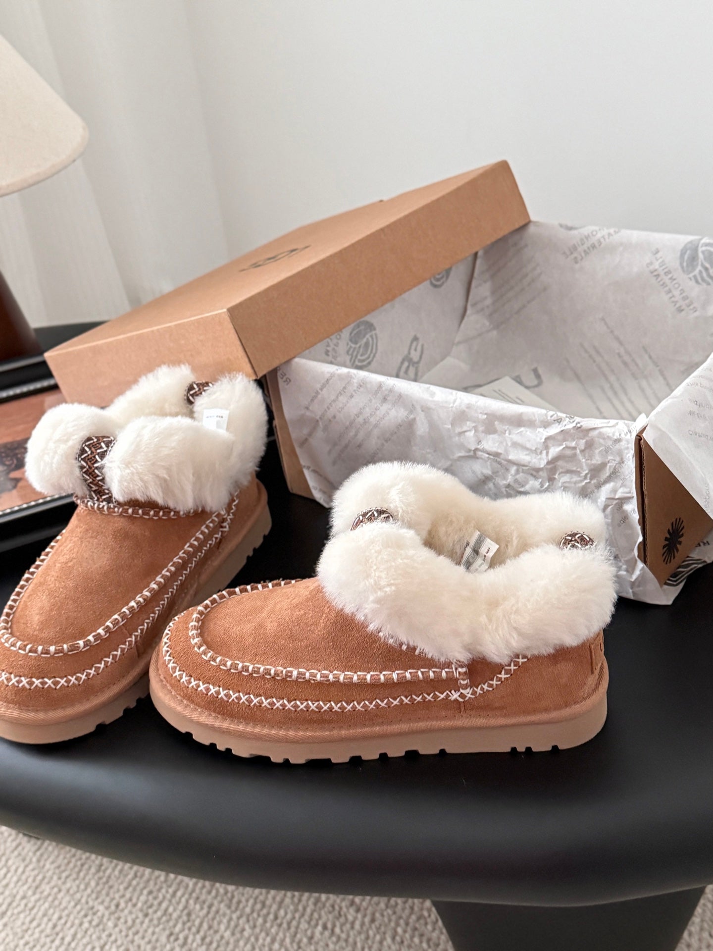 25 Plush snow boots
