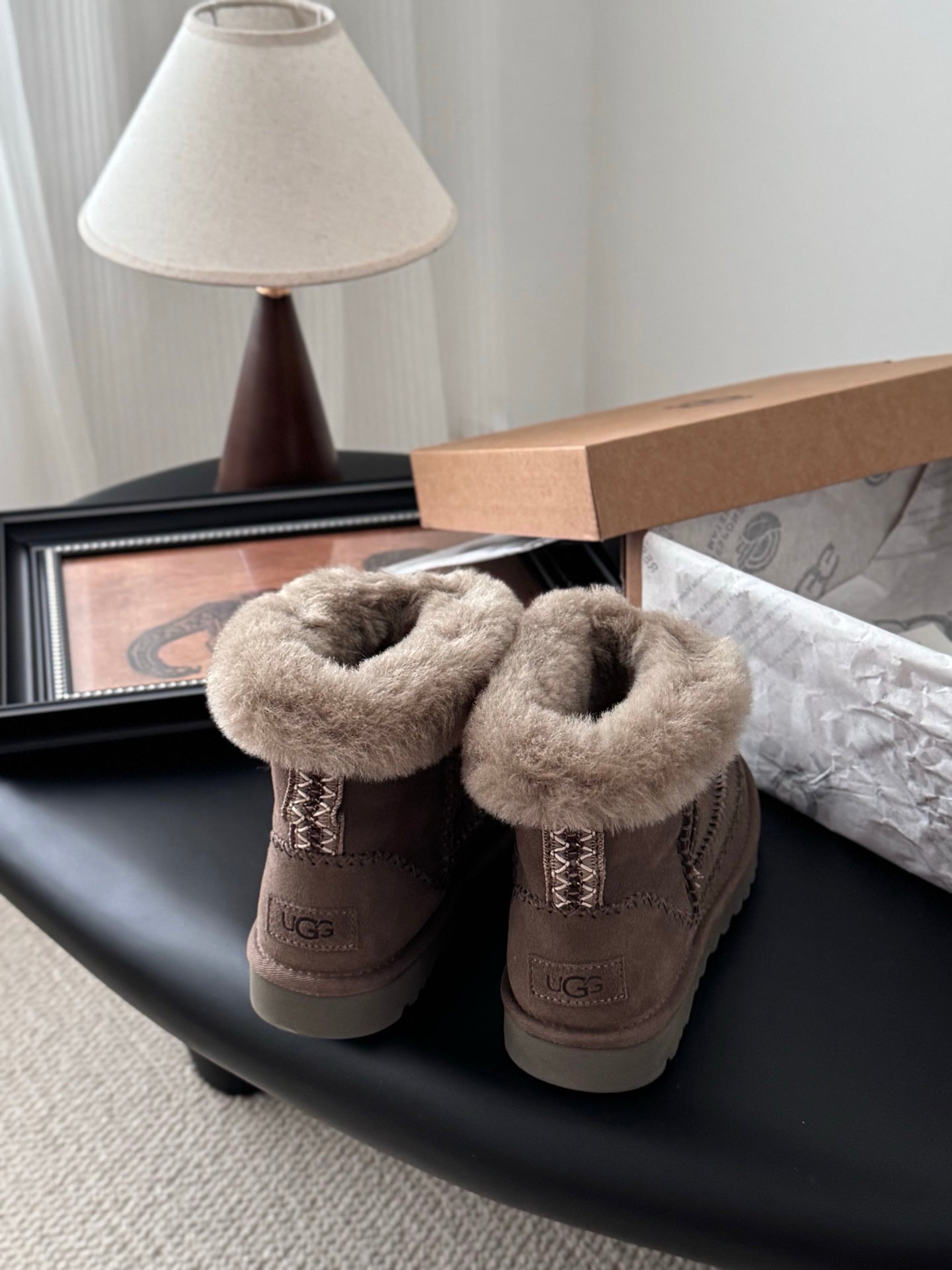 25 Plush snow boots
