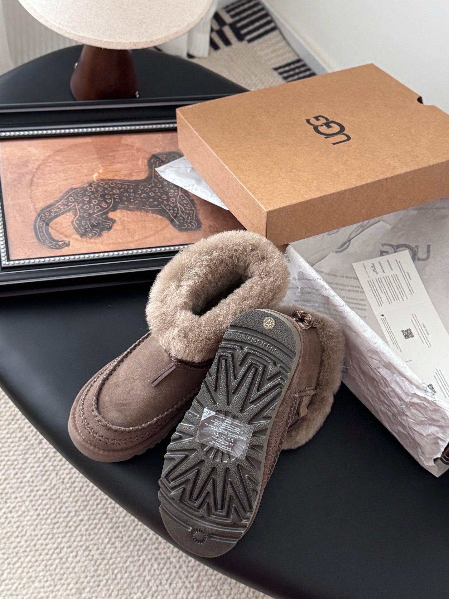 25 Plush snow boots