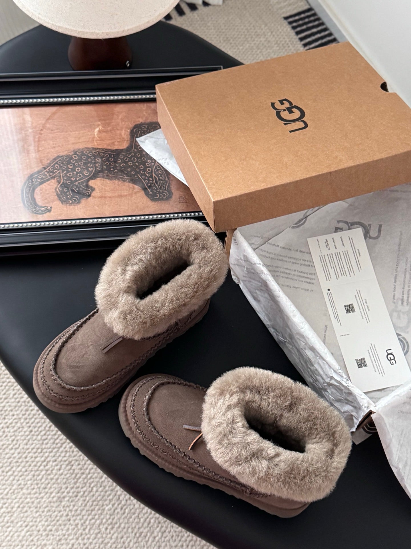 25 Plush snow boots