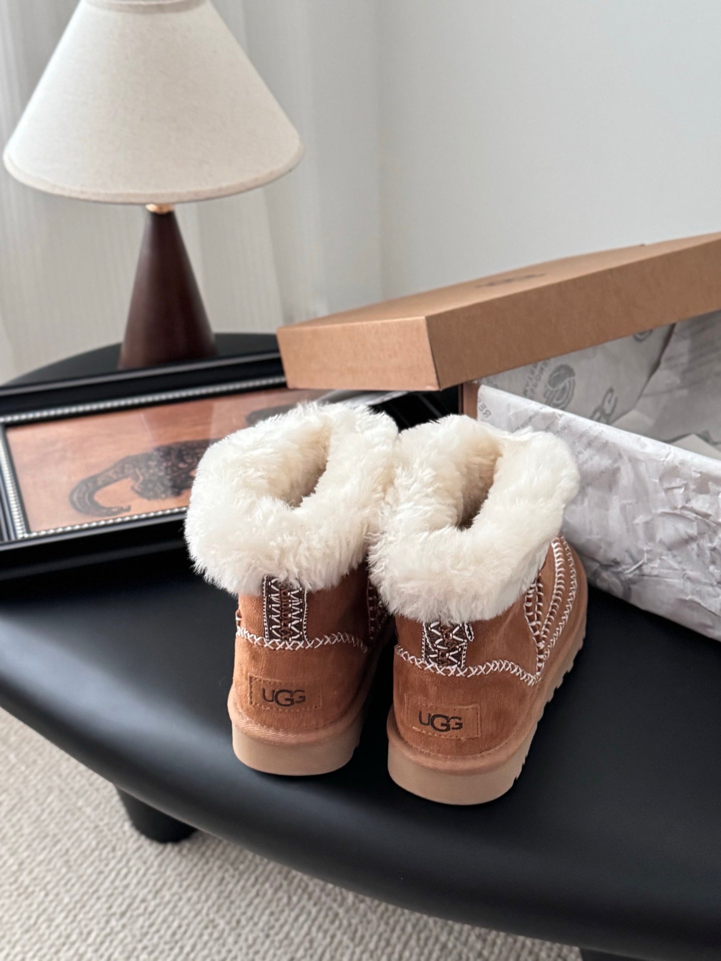 25 Plush snow boots