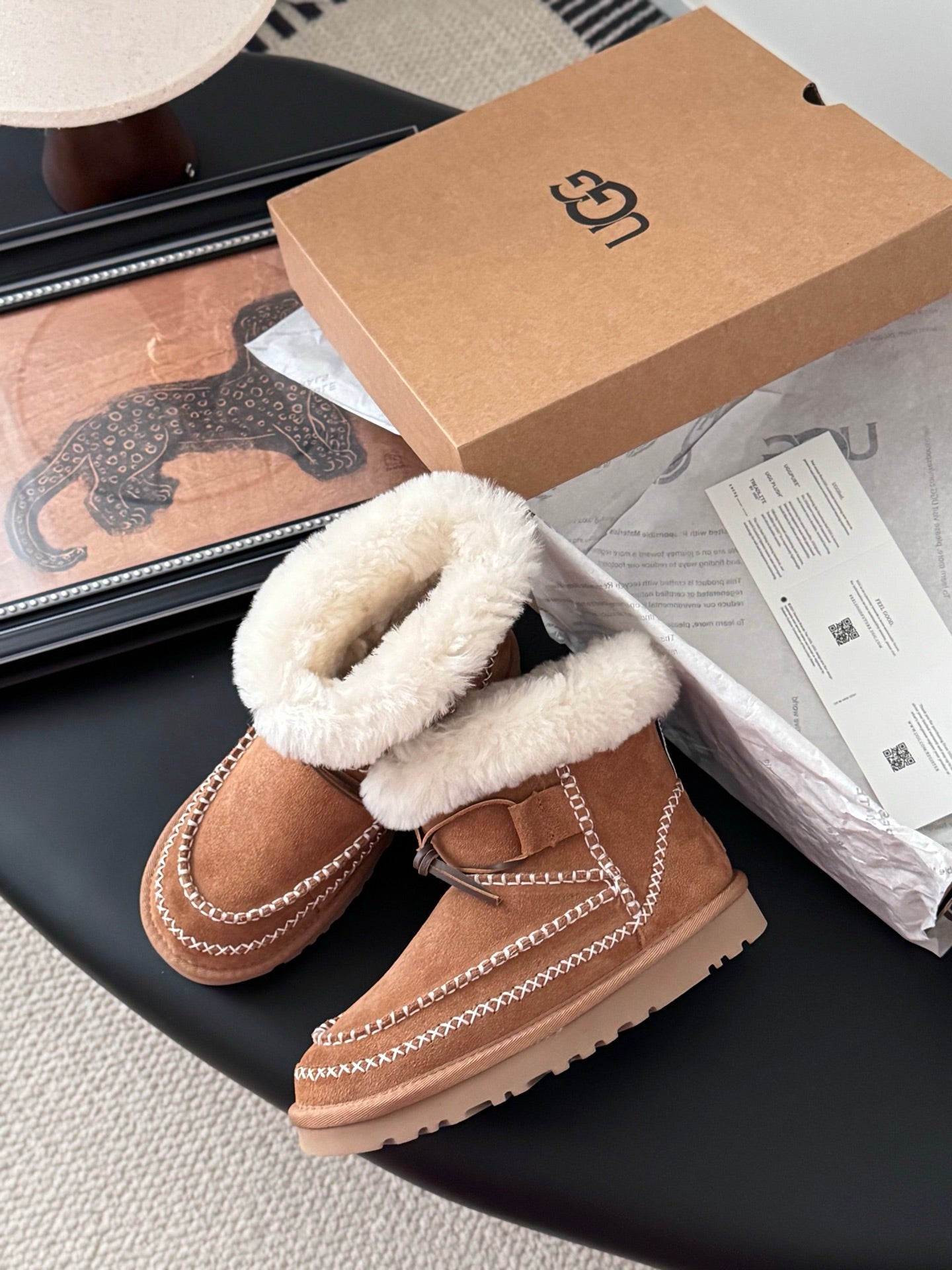 25 Plush snow boots