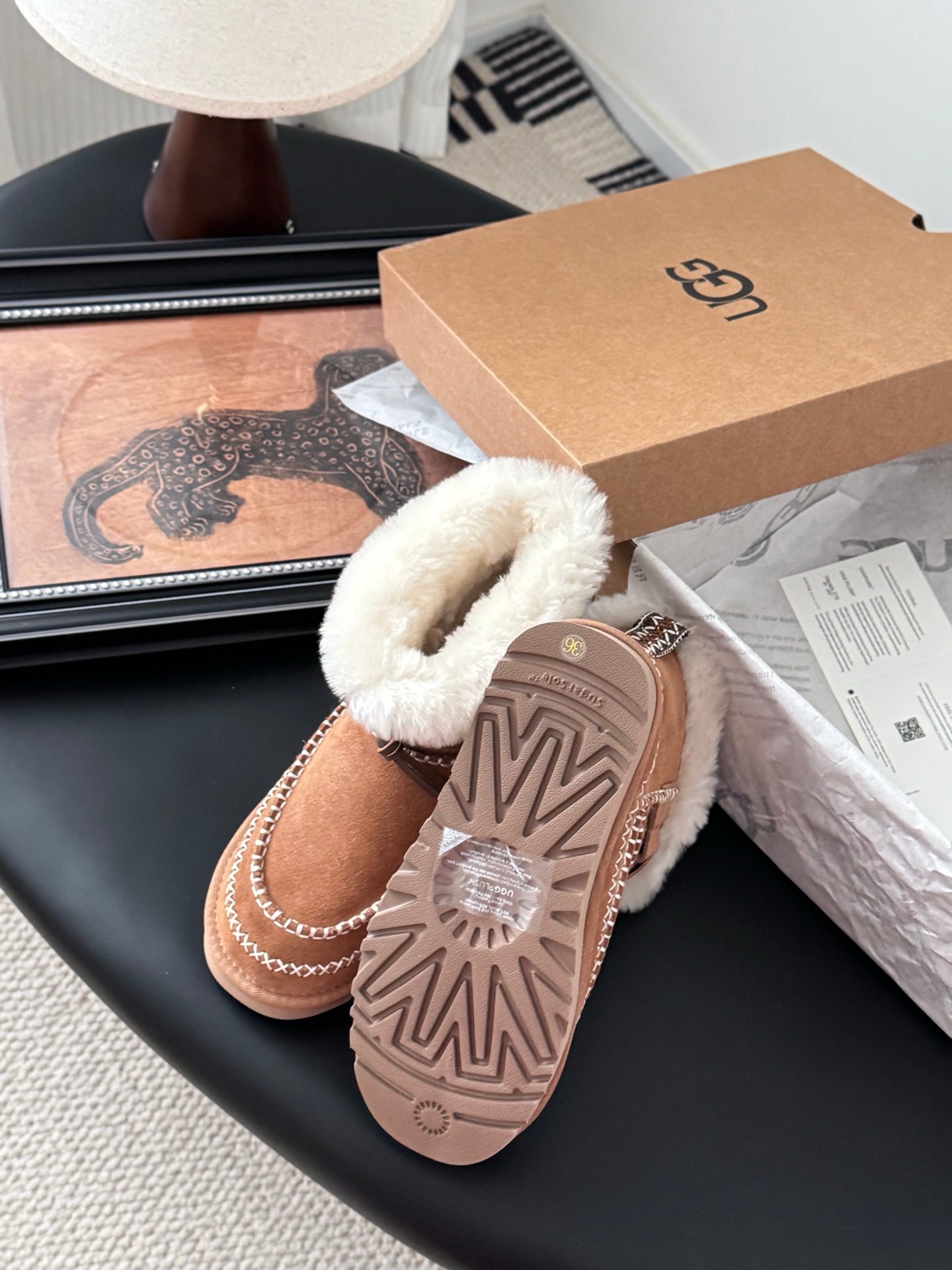25 Plush snow boots