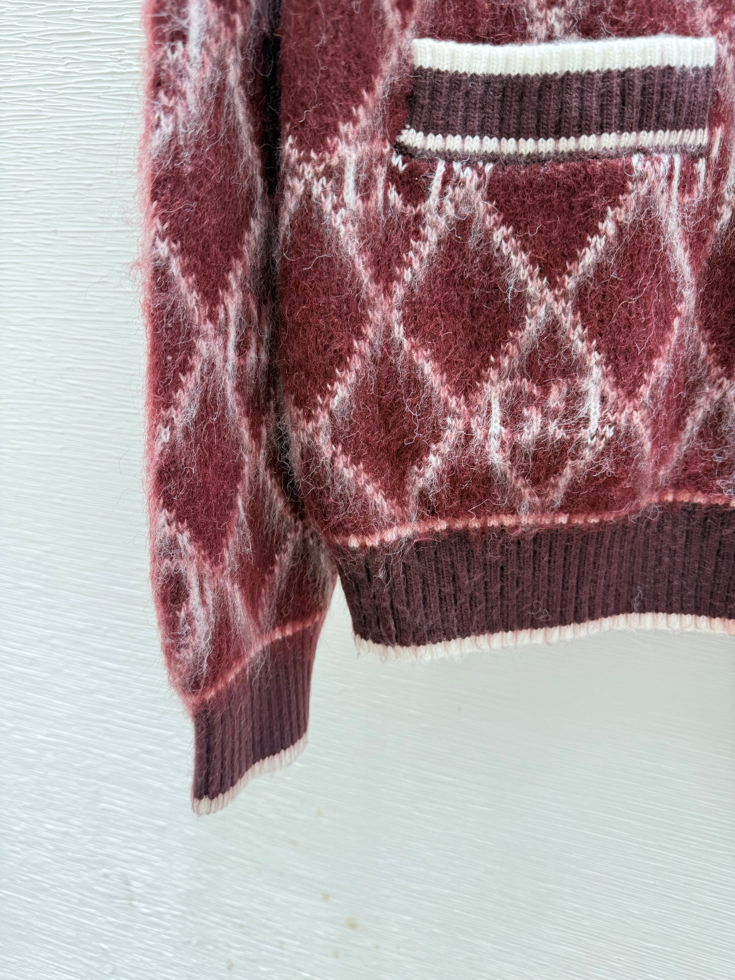 Gu 25 Vintage letter diamond grid round neck knitted wool cardigan