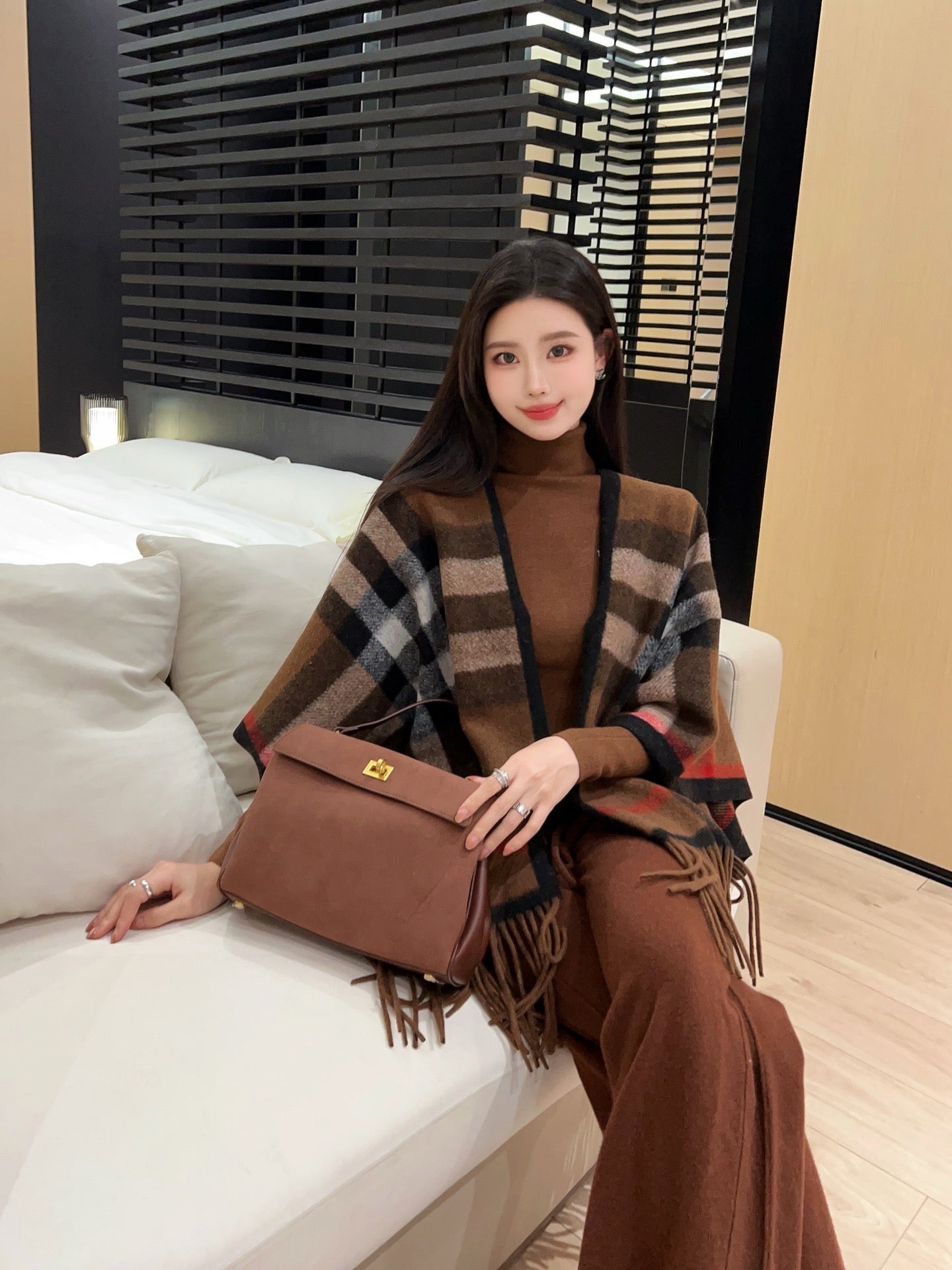 Bur 25fw New classic plaid pattern wool shawl scarf